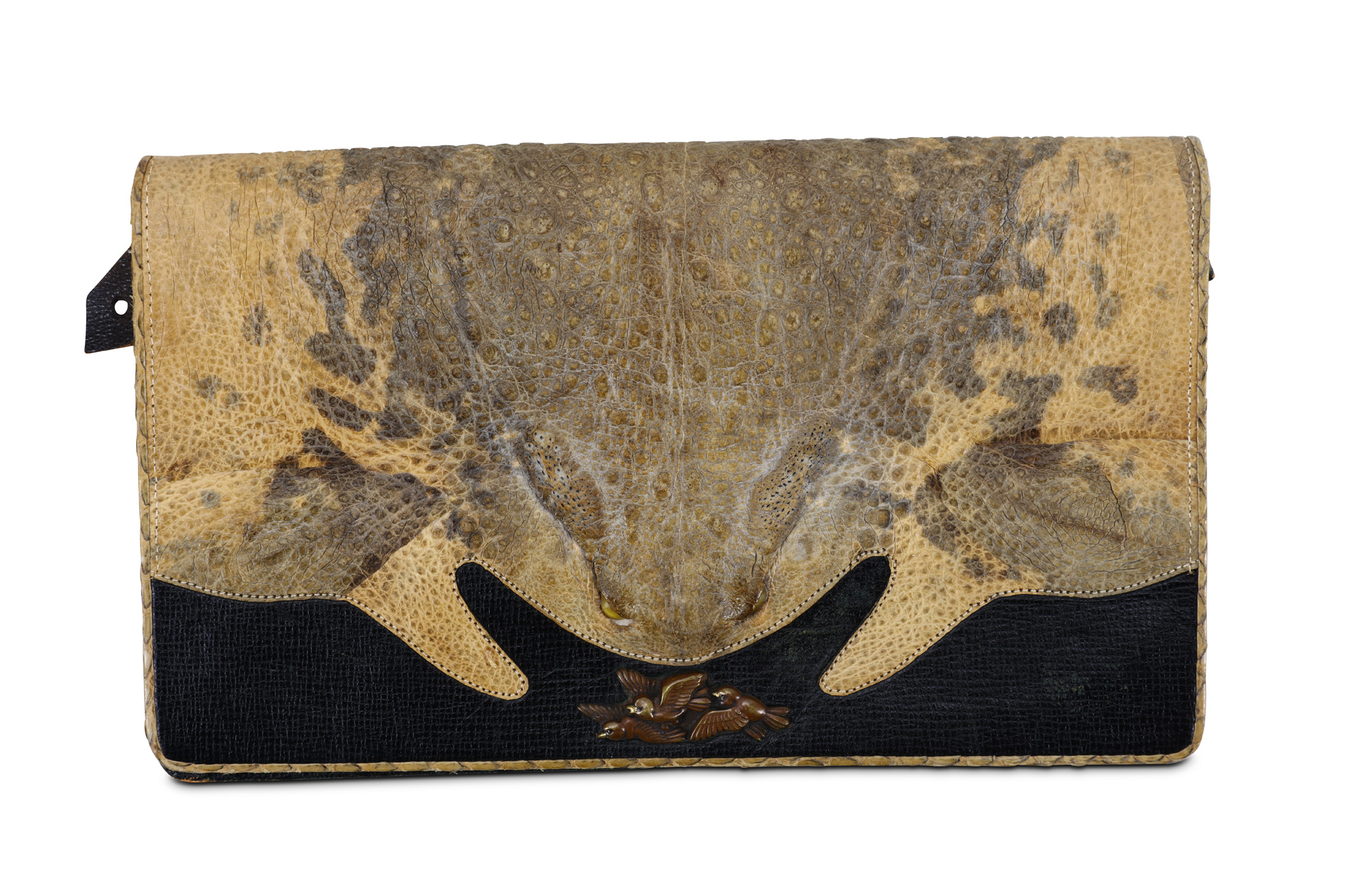 AN UNUSUAL JAPANESE TOAD SKIN HANDBAG. 20th Century. A black leather clutch bag decorated with a