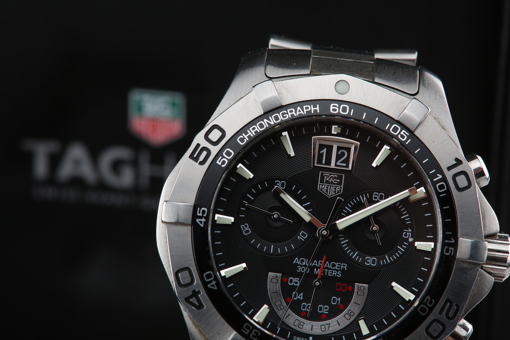 Tag Heuer. A stainless steel quartz calendar chronograph bracelet watch. Model: Aquaracer Grande. - Image 2 of 7