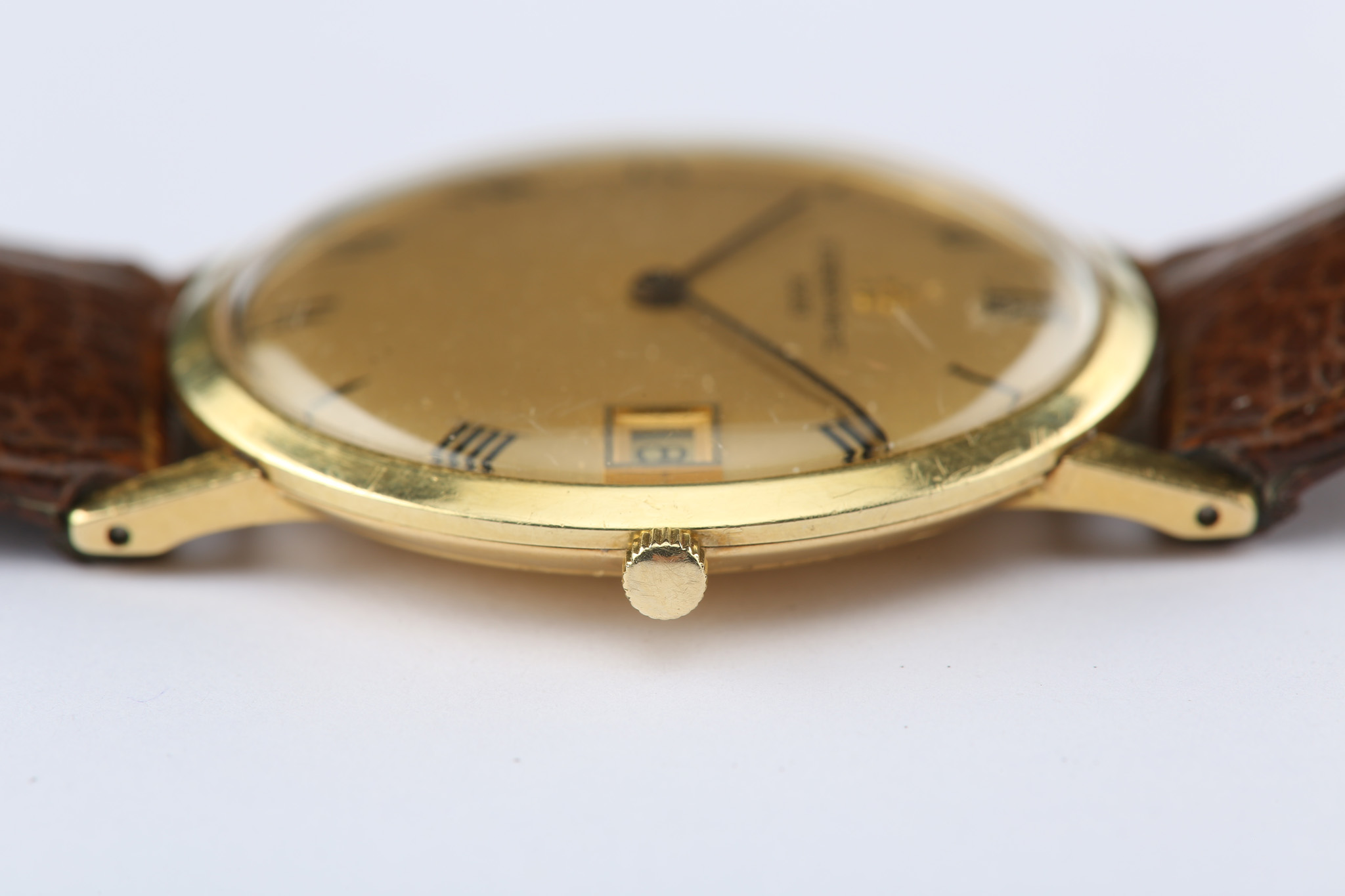 Eternamatic 3003. An 18K gold automatic calendar wristwatch. Model: 3003. Case reference: 744. Date: - Image 4 of 6