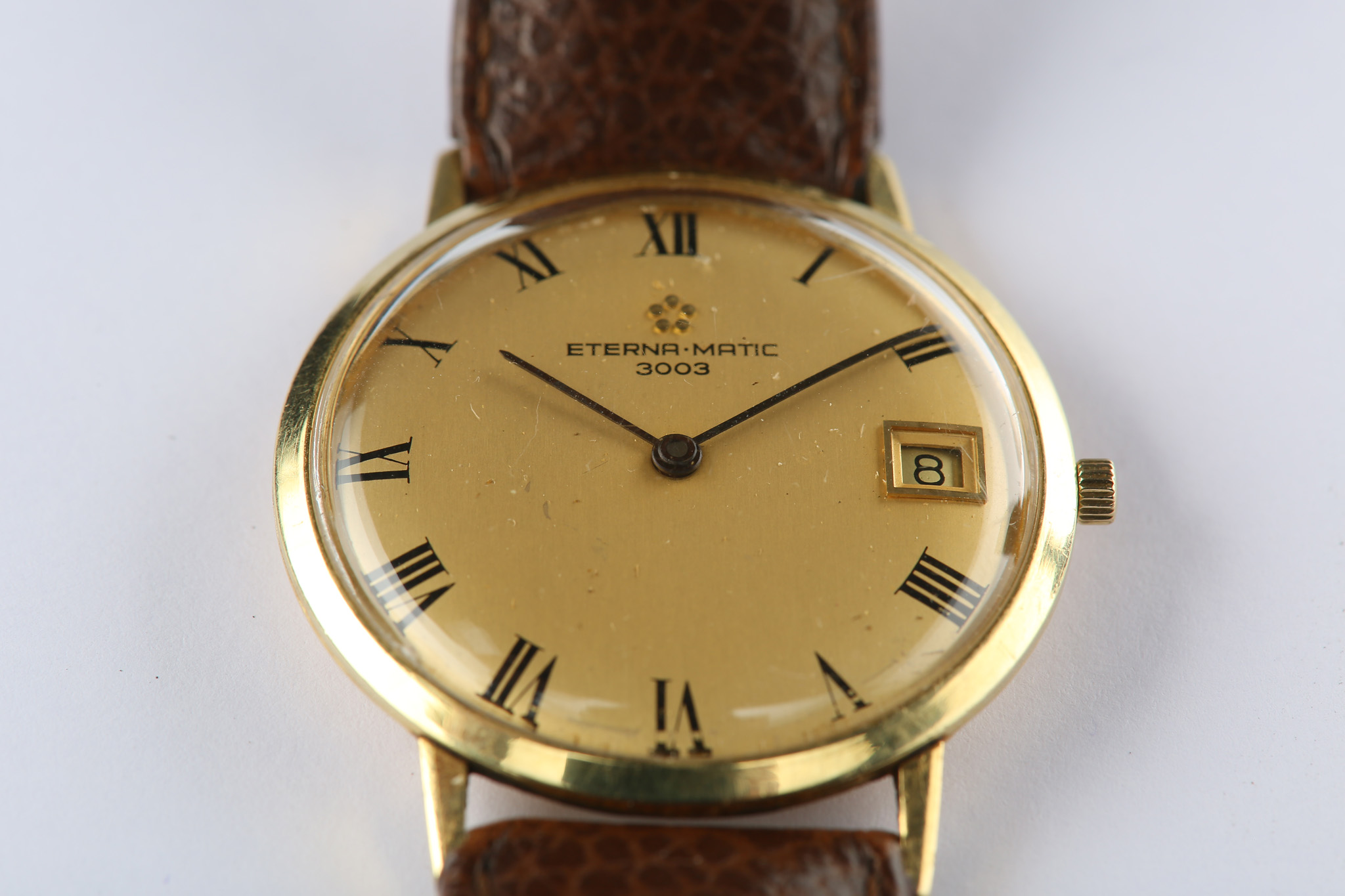 Eternamatic 3003. An 18K gold automatic calendar wristwatch. Model: 3003. Case reference: 744. Date: - Image 3 of 6