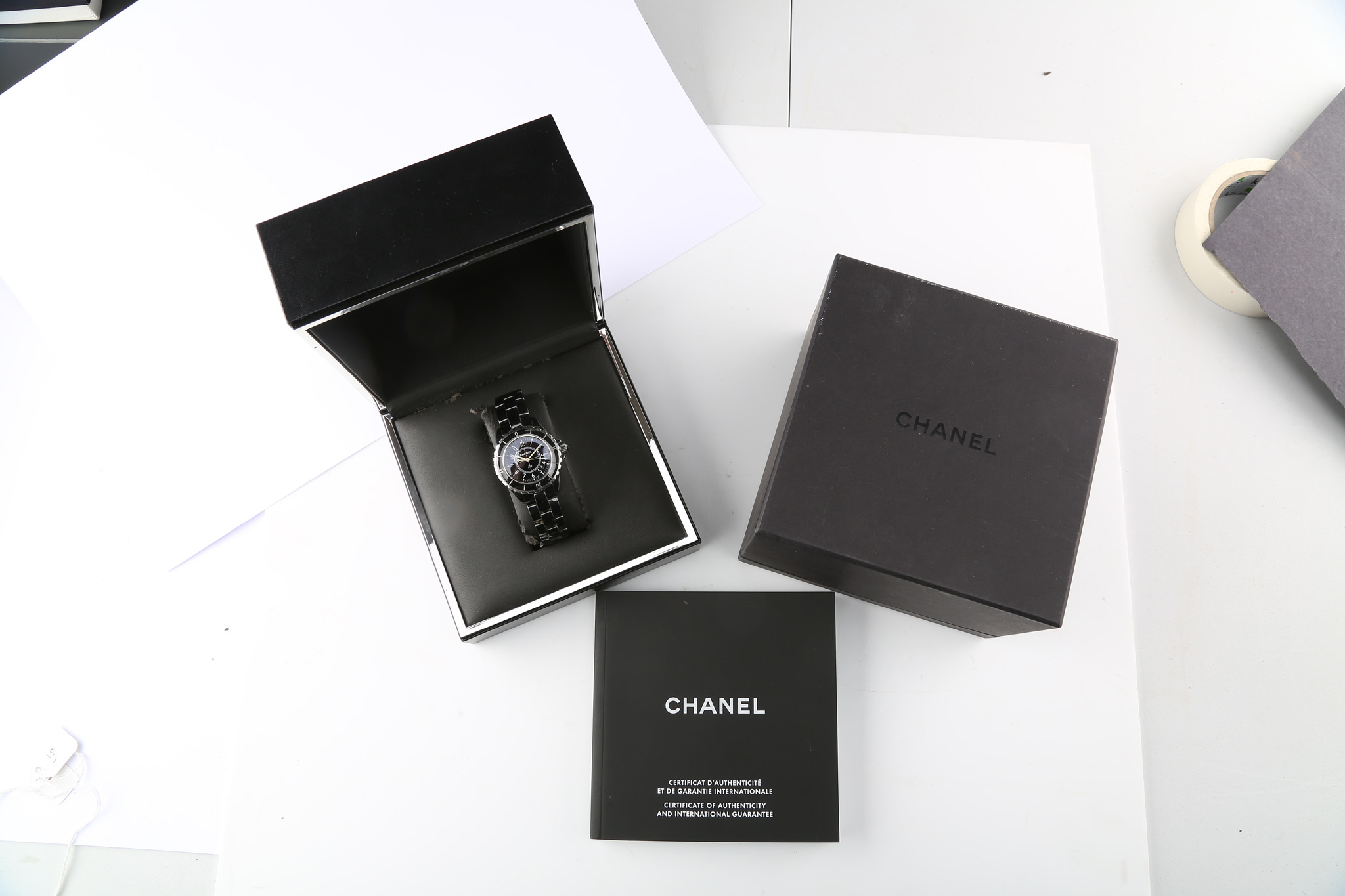 Chanel - Paris. A ceramic quartz calendar bracelet watch. Model: J12. Reference: H0682. Date of - Image 7 of 7