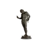 AFTER THE ANTIQUE: A LATE 19TH / EARLY 20TH CENTURY NEAPOLITAN BRONZE FIGURE OF NARCISSUS the