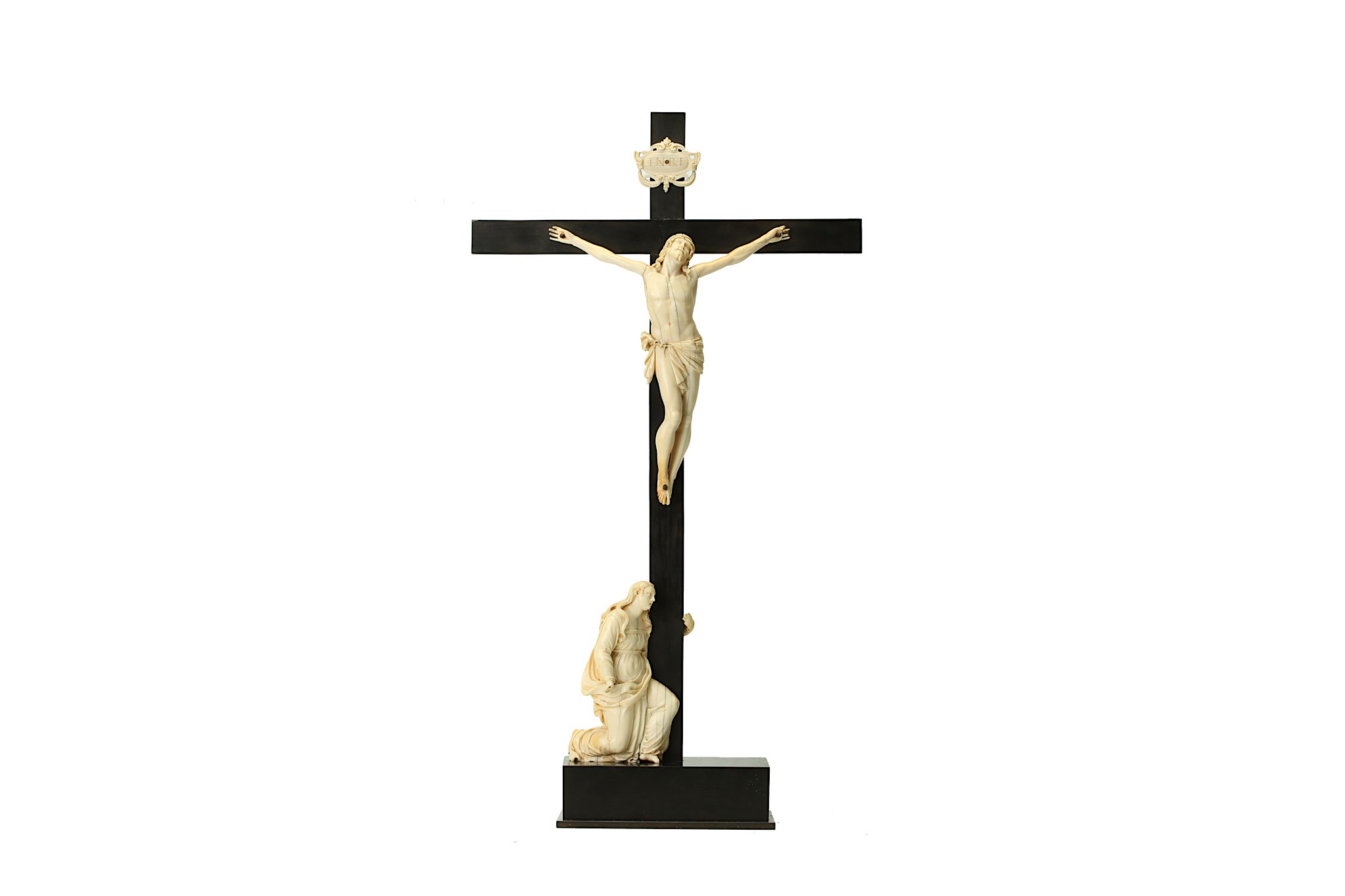 A 17TH CENTURY ITALIAN IVORY AND EBONY CRUCIFIXION SCENE the Corpus Christi figure of Cristo Vivo