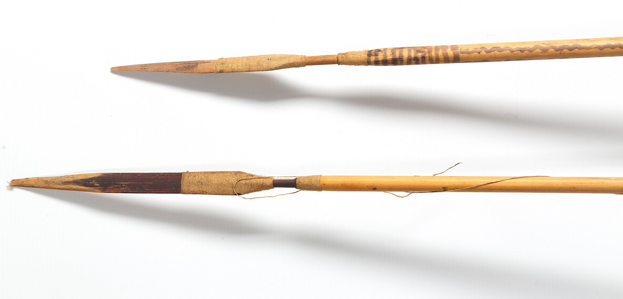 TWO FEATHERED ZO'E SPEARS, AMAZON Both with pointed tips in diamond shape with black painted - Image 3 of 3