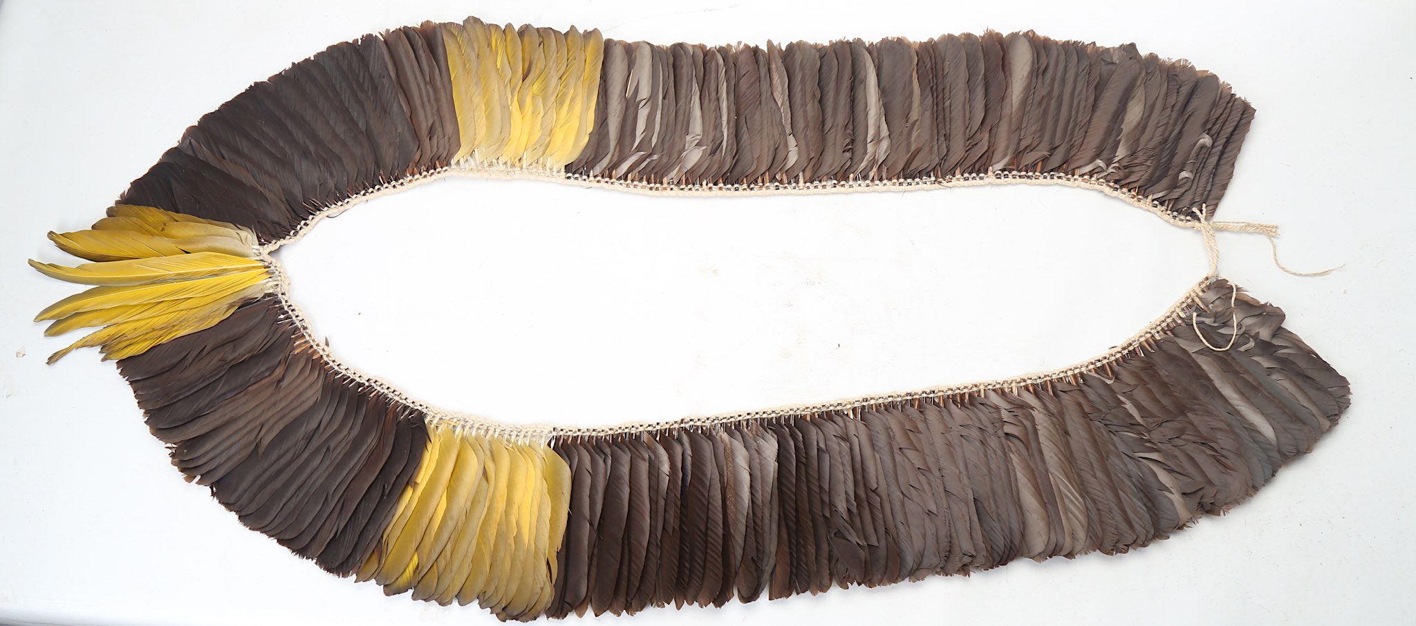 AN AMAZONIAN HEADDRESS Of typical form with a band of cream bound cotton onto which the - Image 6 of 7