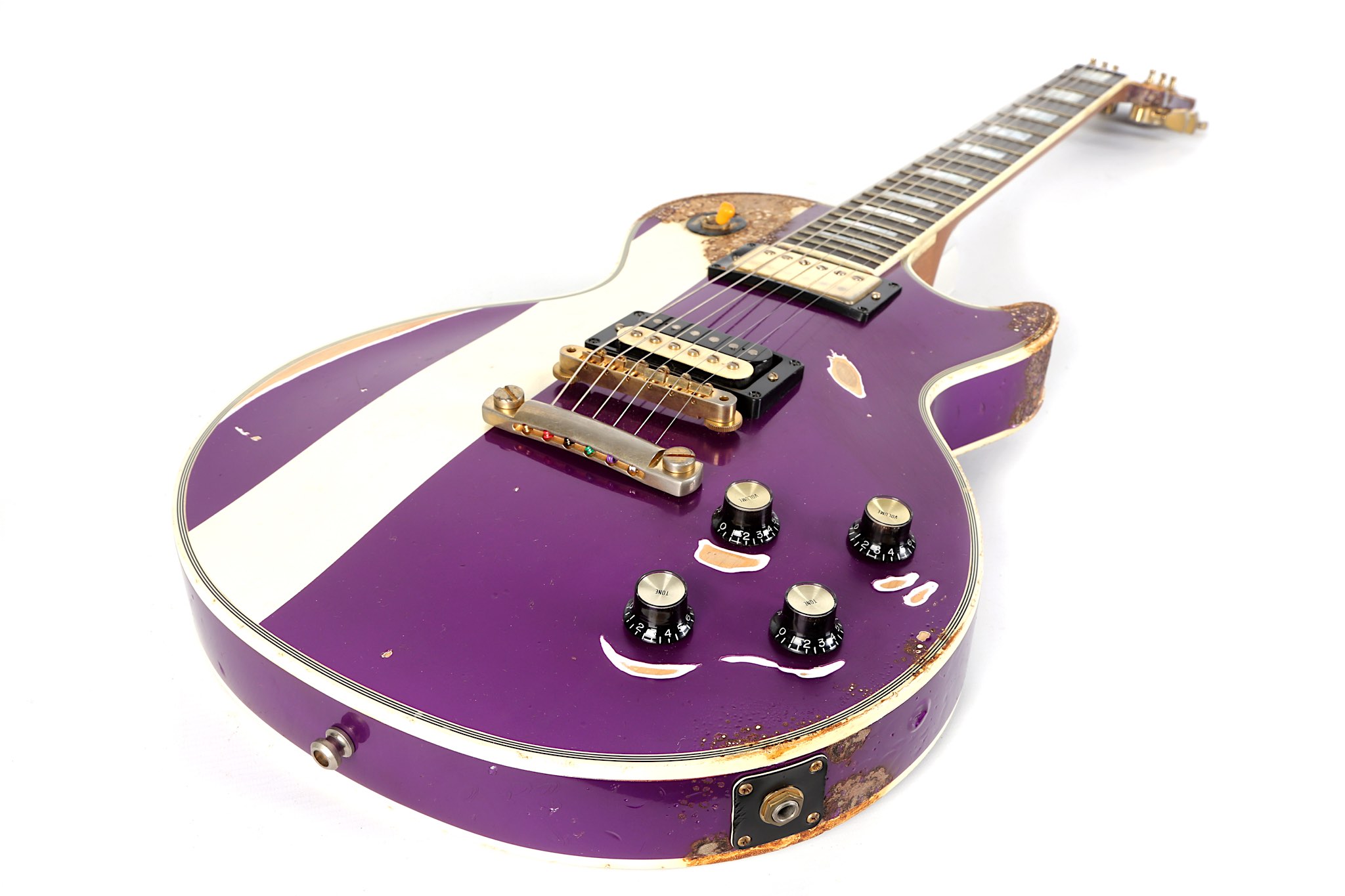 A 2005 Gibson Les Paul Custom Authentic in Purple with Heavily Aged and Burnt Finish - Image 4 of 4