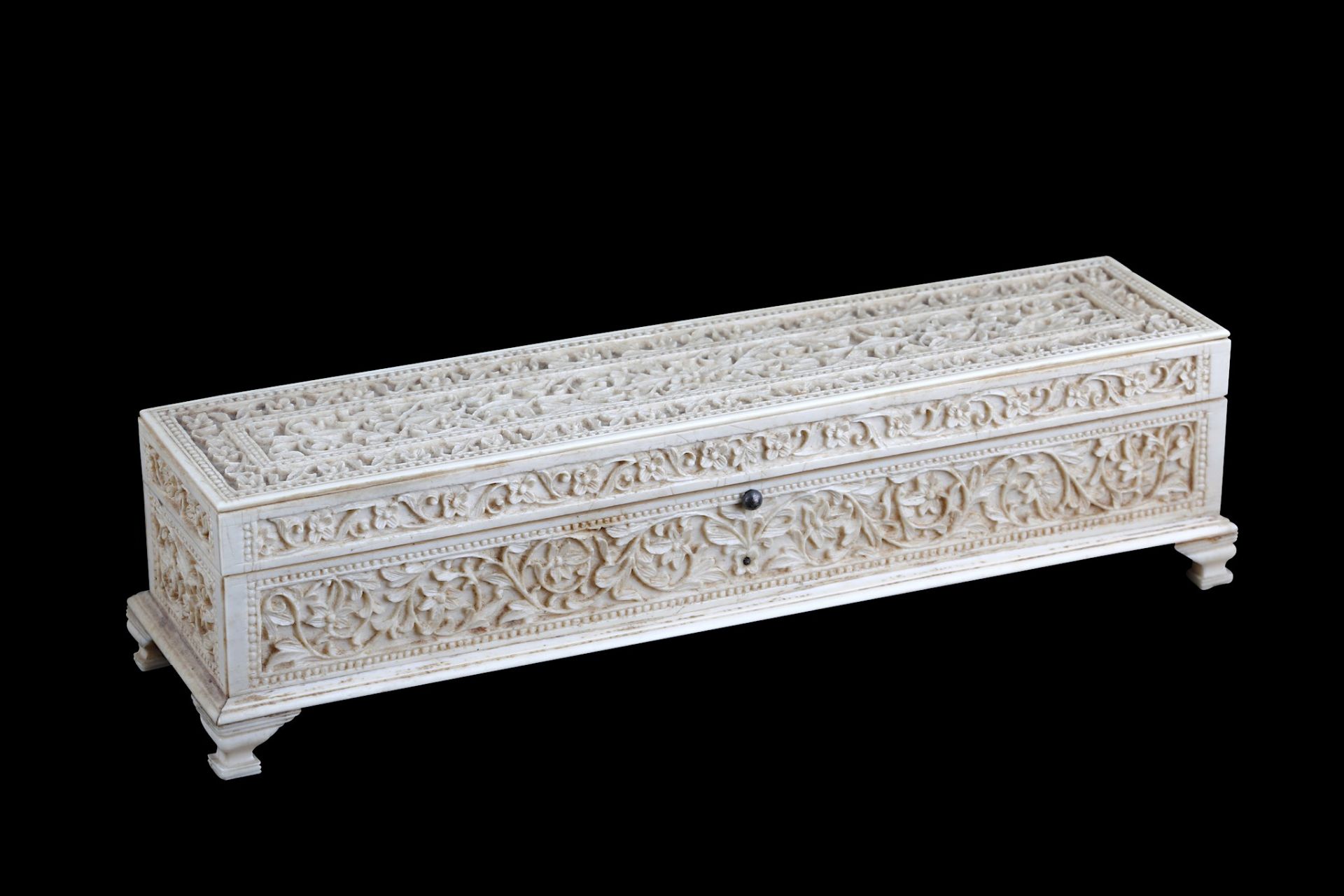 A MUGHAL IVORY BOX  India, late 18th - early 19th