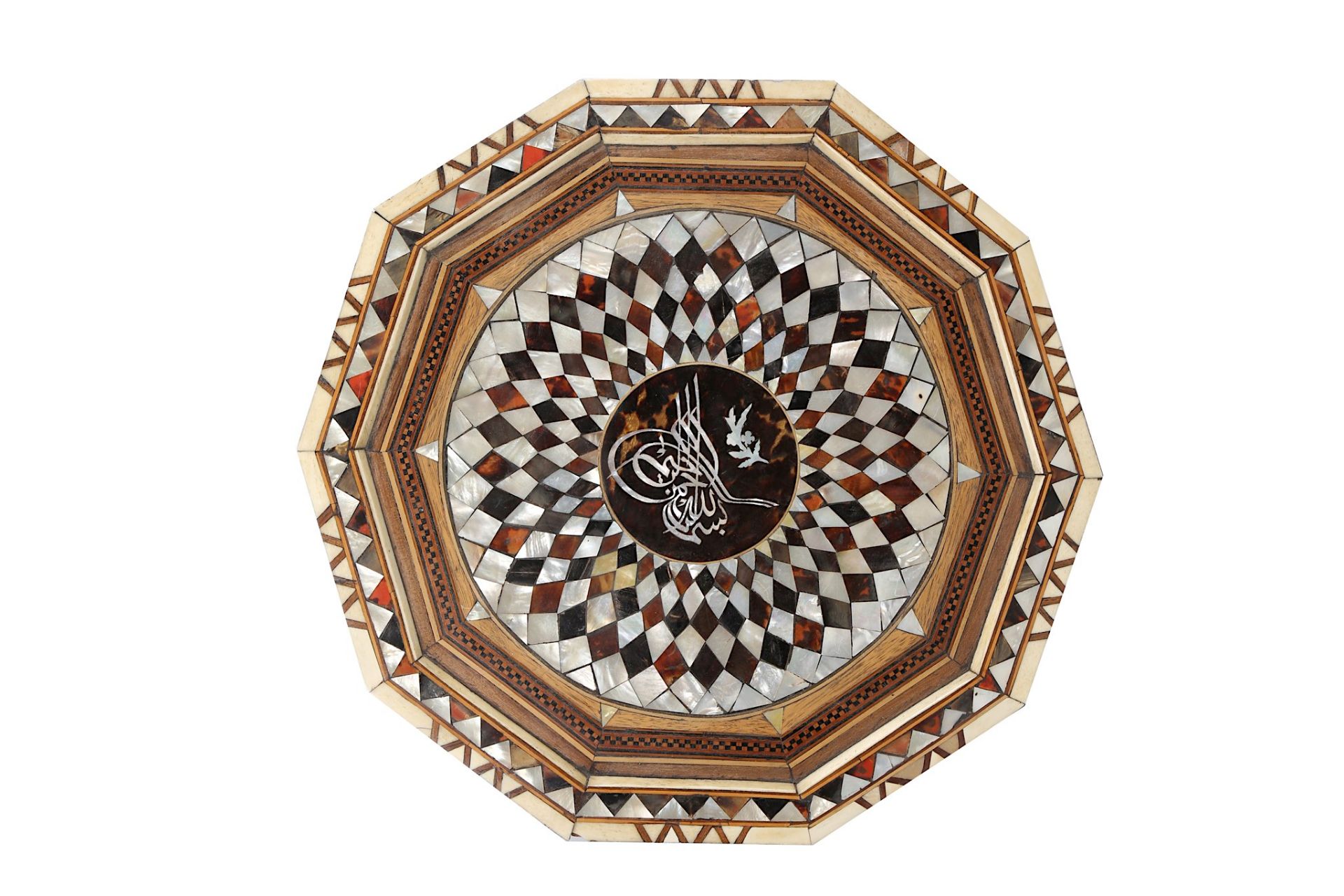 AN OTTOMAN HARDWOOD AND MOTHER-OF-PEARL-INLAID OCC - Bild 4 aus 9