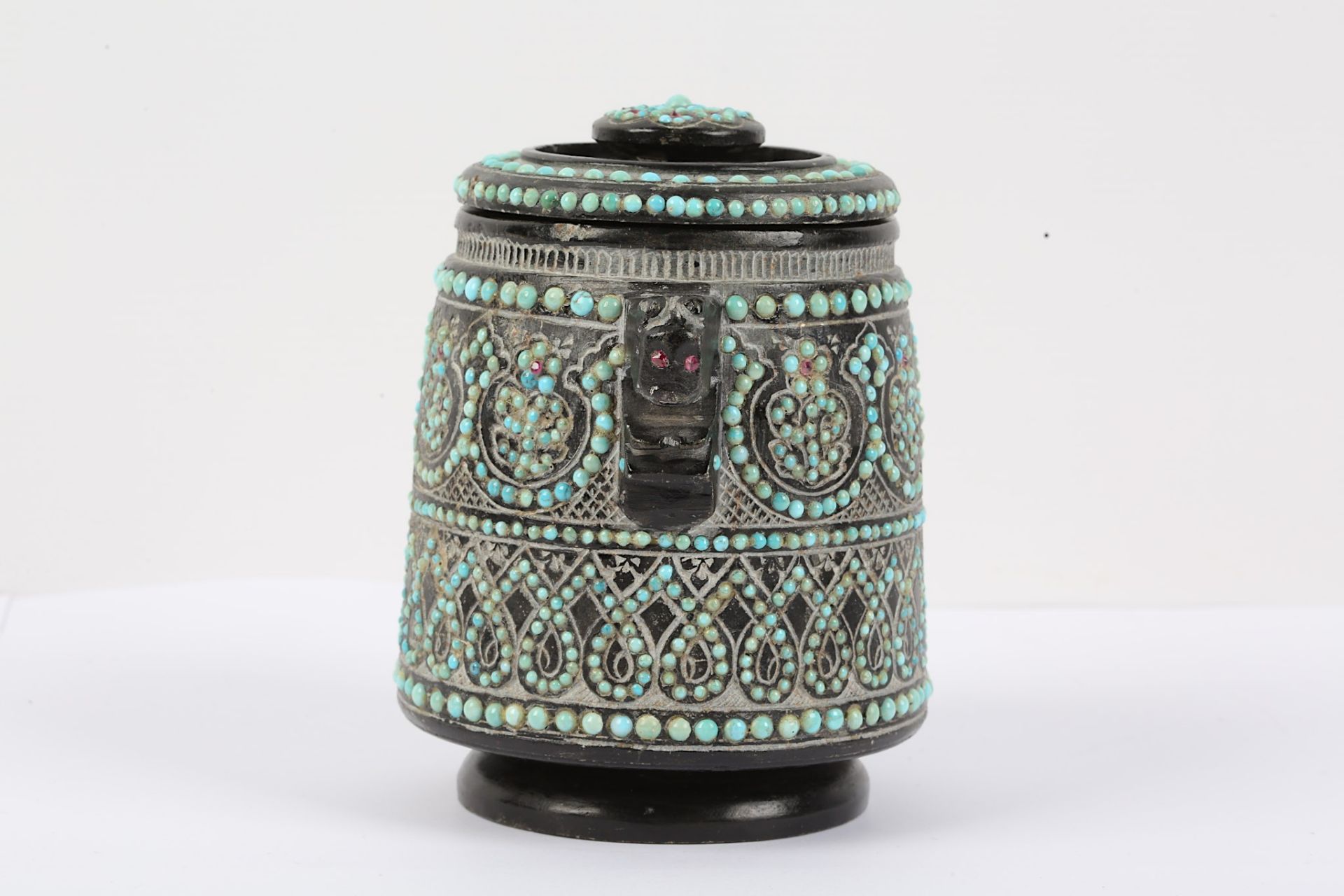 A TURQUOISE-ENCRUSTED CHAIDAN (TEA BOX) Iran, late 19th - early 20th century  Of cylindrical - Image 4 of 4