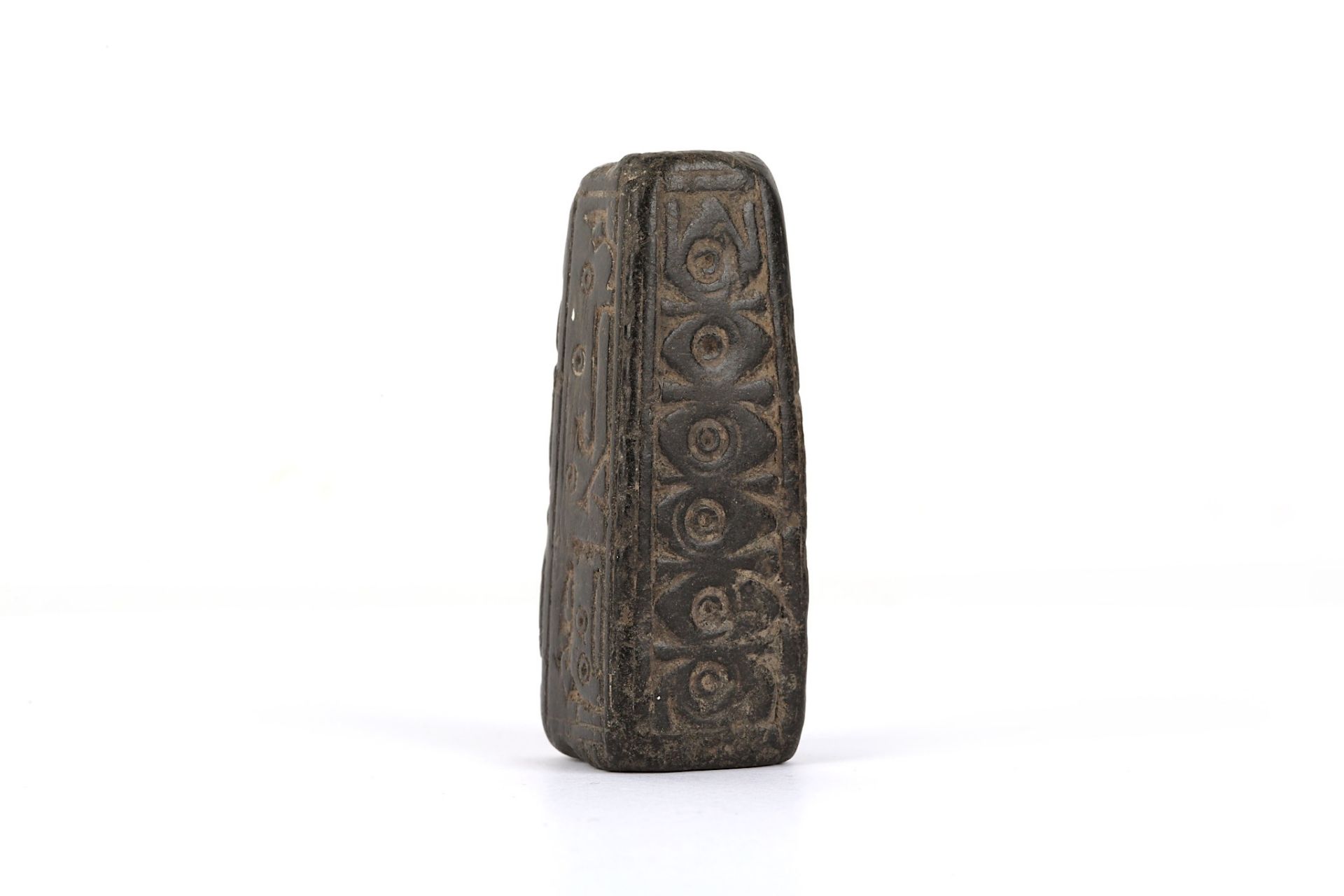 A GHAZNAVID GREY SCHIST KOHL FLASK  Afghanistan, possibly 11th - 12th century or later Of slightly - Image 3 of 3