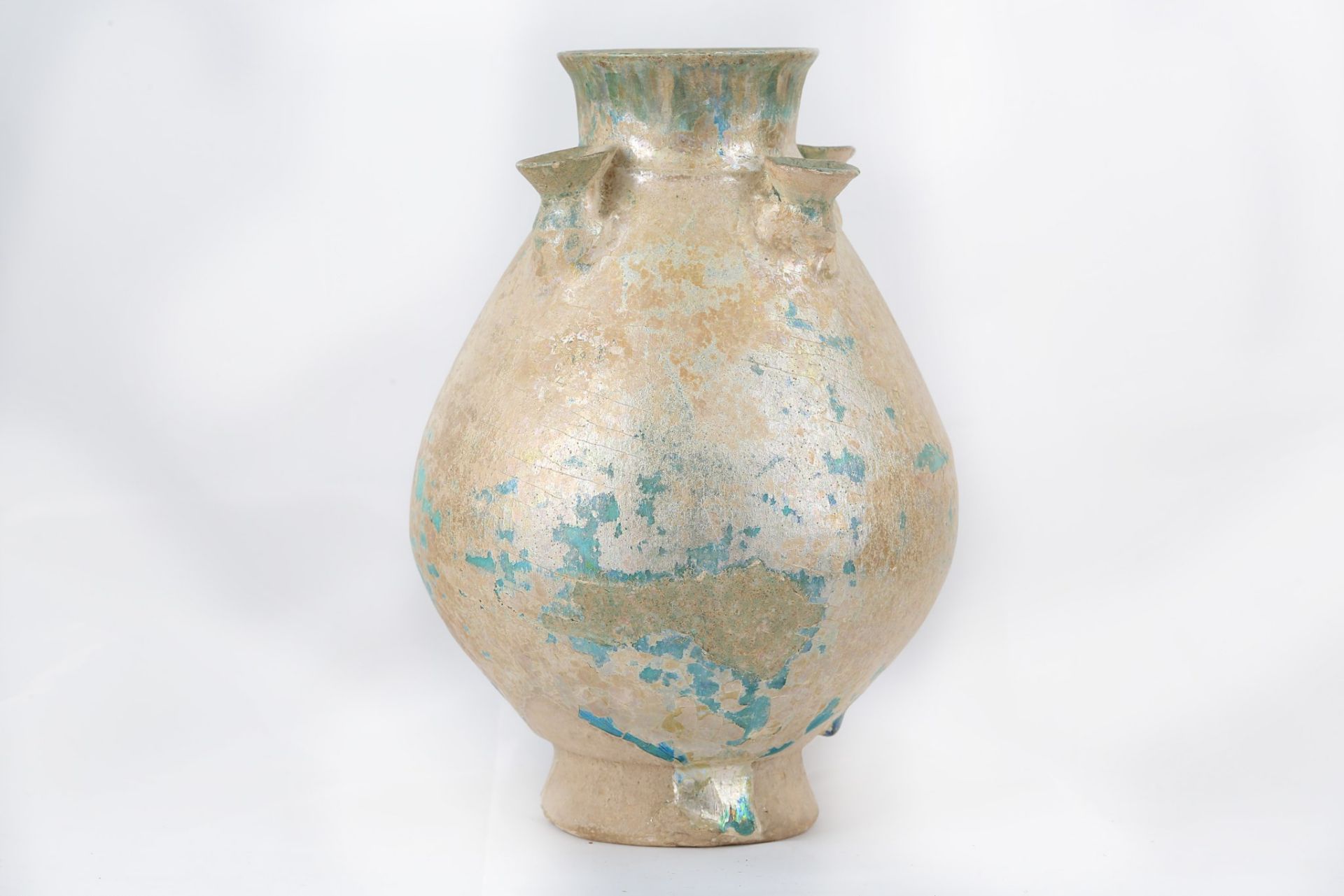 A TURQUOISE-GLAZED POTTERY VASE WITH FOUR SPOUTS Kashan, Iran, 12th - 13th century Of pyriform - Image 3 of 4