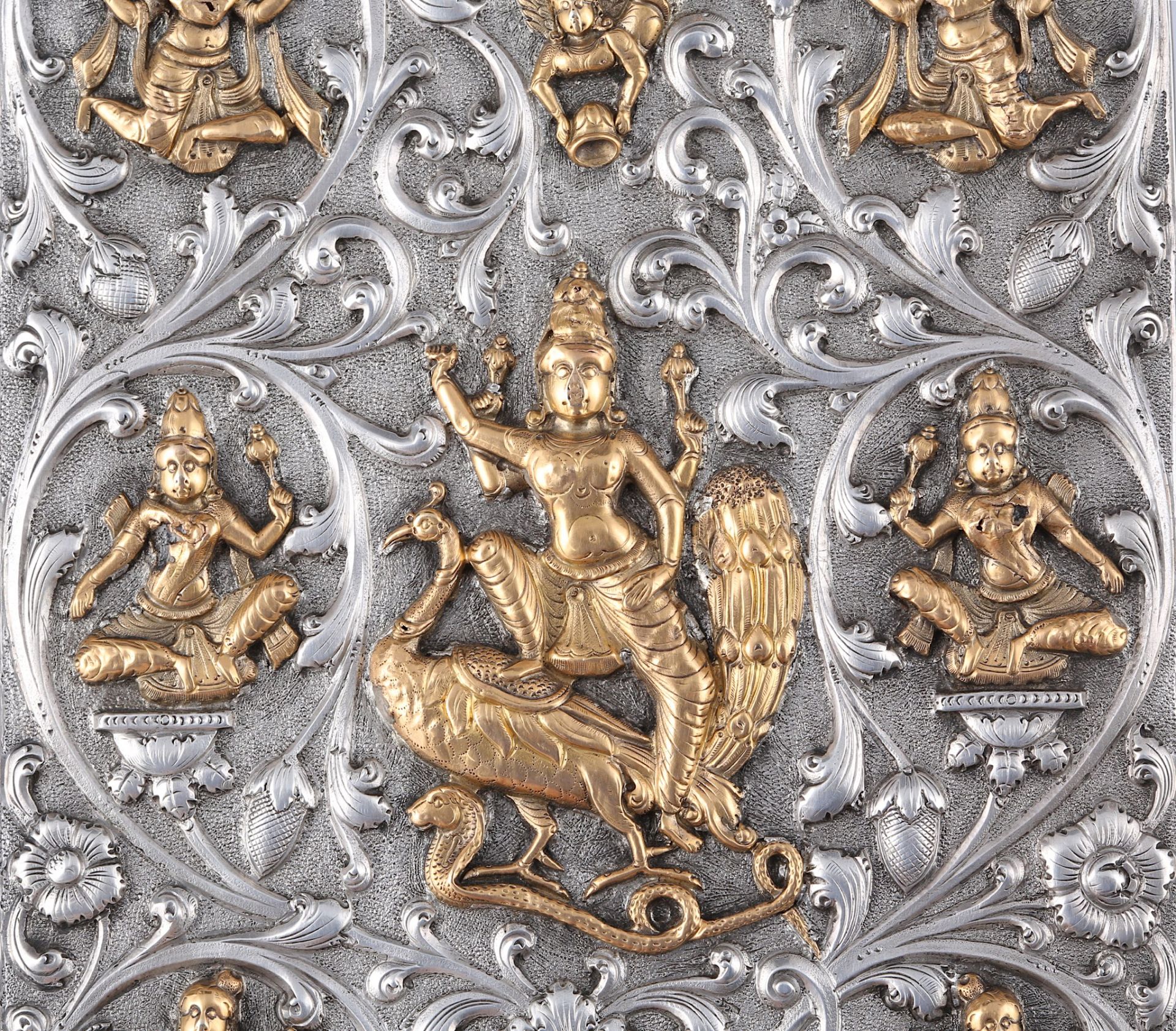 A SILVER MIRROR AND BRUSH WITH OVERLAID GOLD DECORATION Thanjavur (Tanjore), South India, late - Image 5 of 5