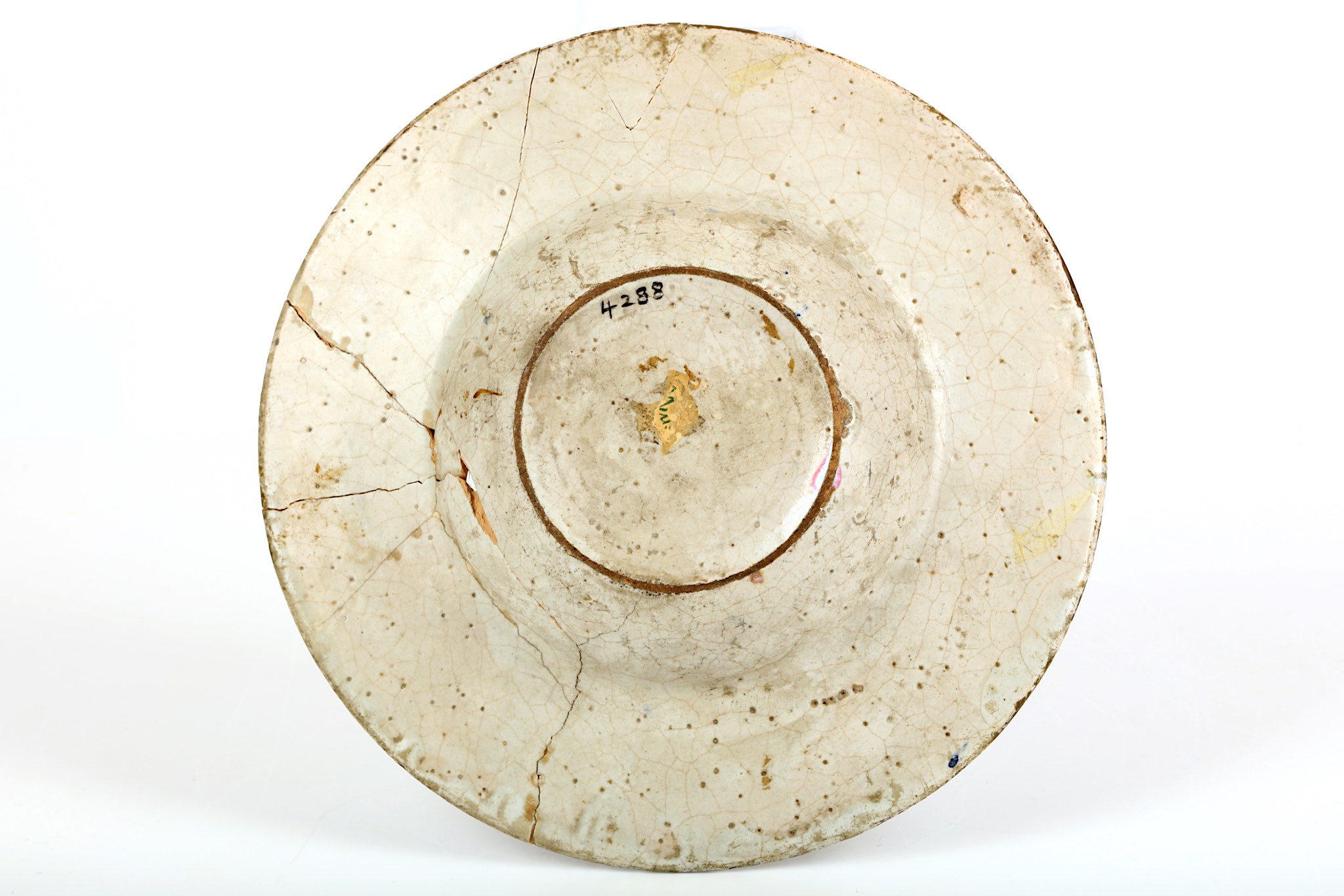 A DERUTA GOLD LUSTRED MAIOLICA DISH OR TONDINO, circa 1520-40, Italian, of circular form with a - Image 2 of 2