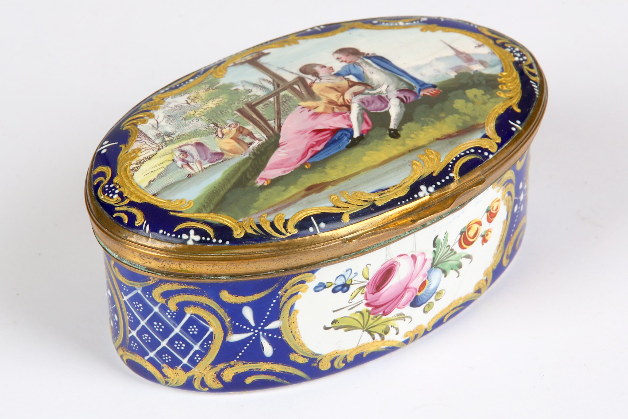 A LARGE BIRMINGHAM OR SOUTH STAFFORDSHIRE ENAMEL SNUFF BOX, circa 1770, of oval form with gilt metal - Image 2 of 7