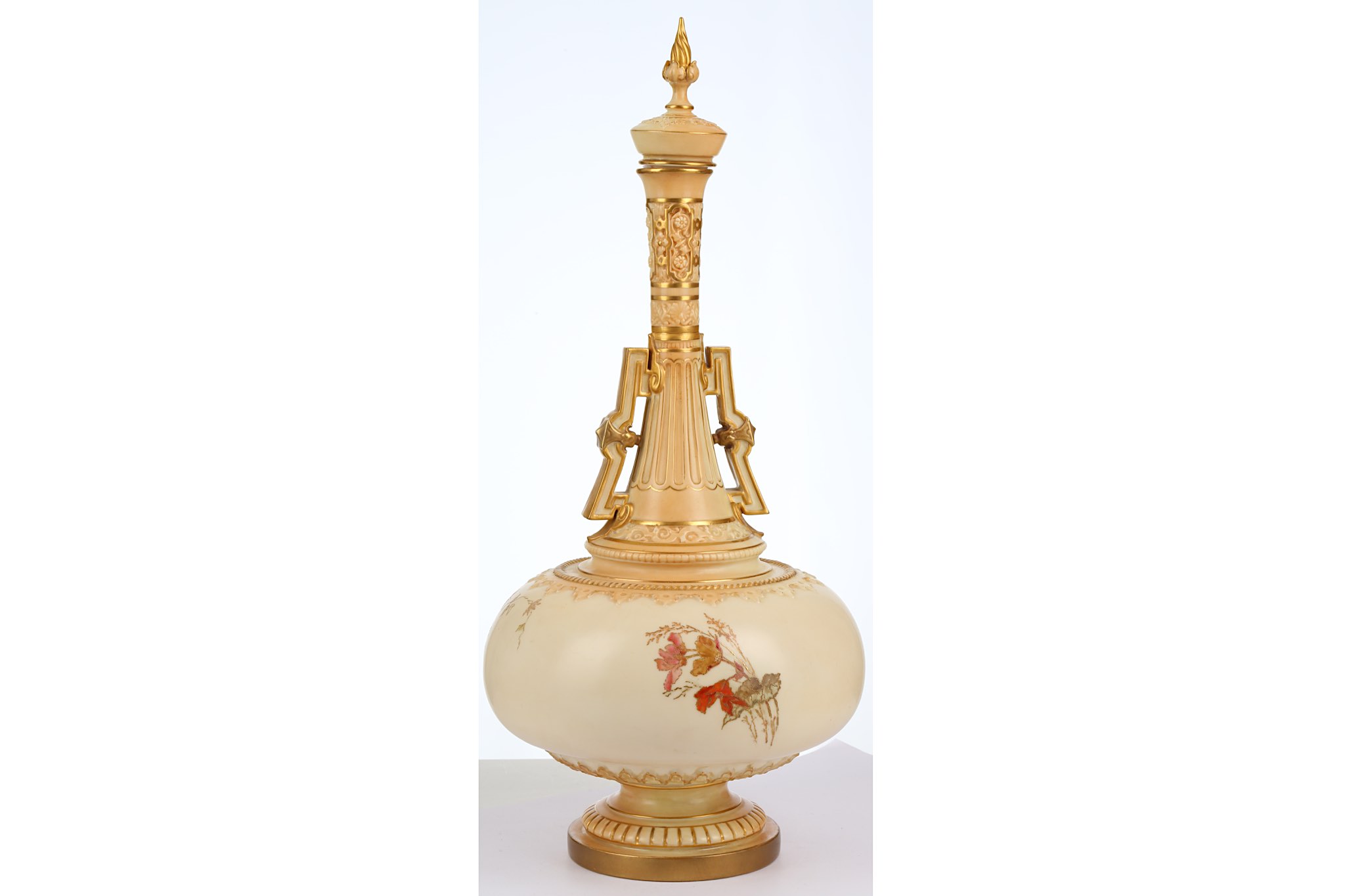 A ROYAL WORCESTER BLUSH IVORY TWIN-HANDLED VASE AND COVER, dated 1891, retailed by Richard Allen, - Image 3 of 5