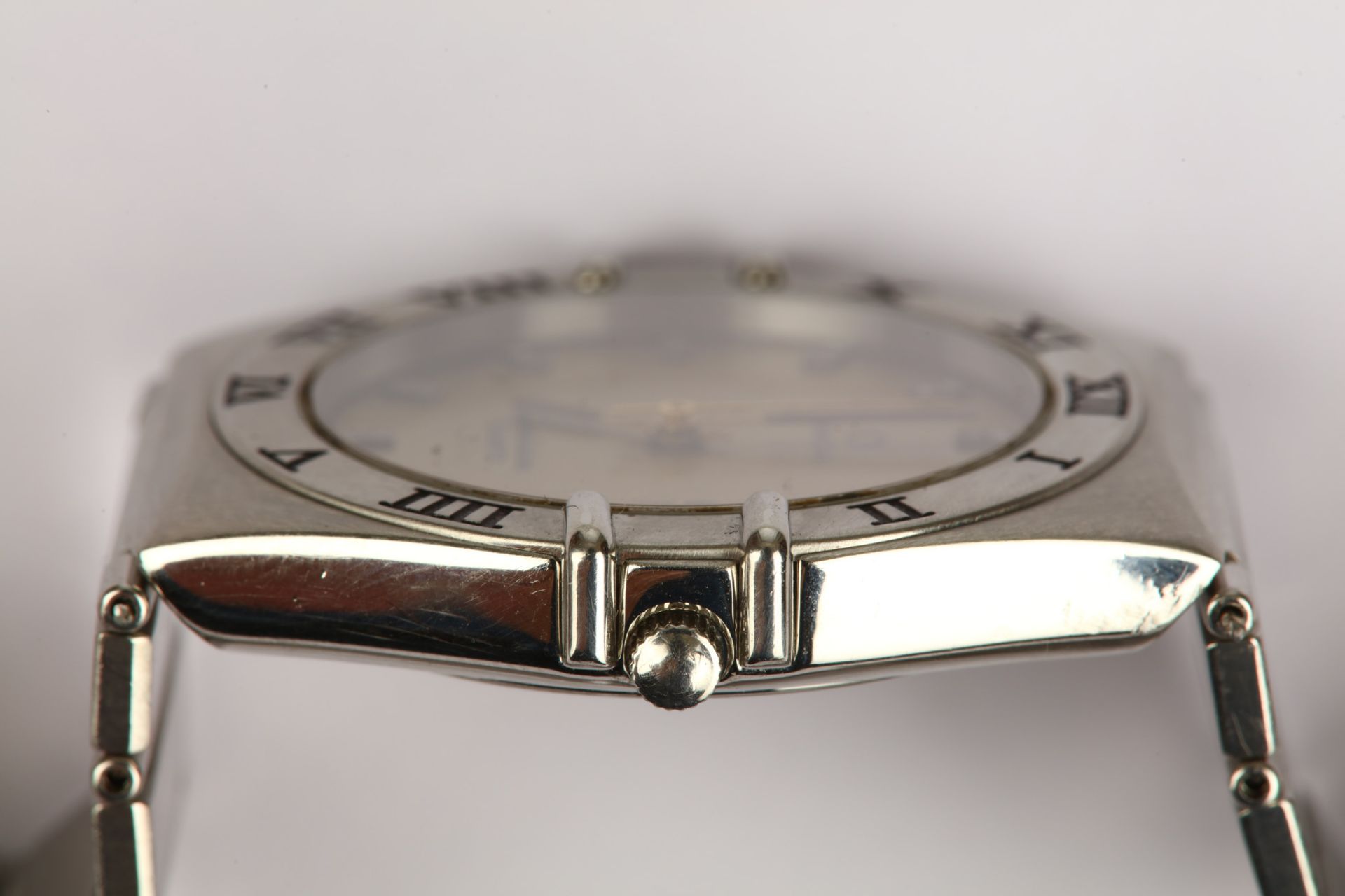 Omega. A stainless steel quartz calendar bracelet watch. Model: Constellation. Reference: 3961070. - Bild 5 aus 5