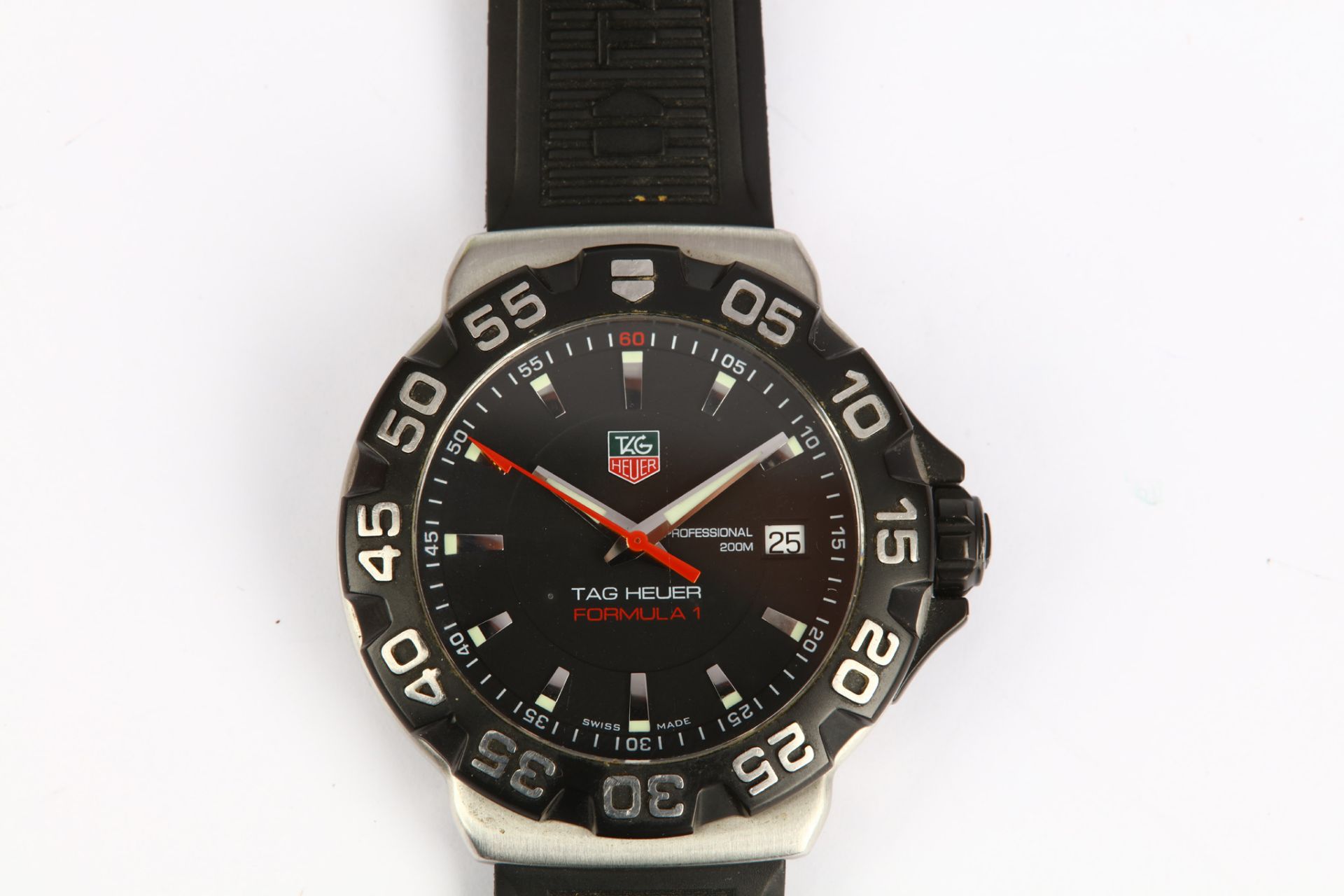 Tag Heuer. A stainless steel quartz calendar sports watch. Model: Formula 1. Reference: WAH1110. - Image 3 of 5