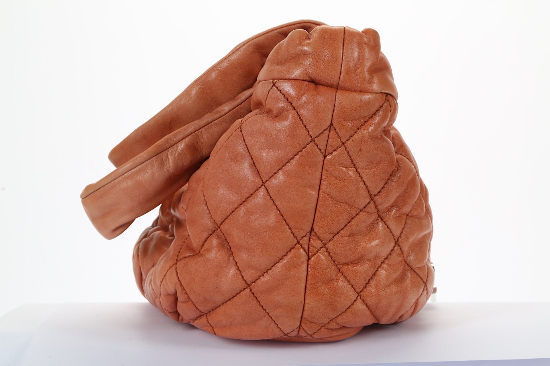 Chanel Coral Leather Shoulder Bag, c. 2005-06, puf - Image 4 of 7