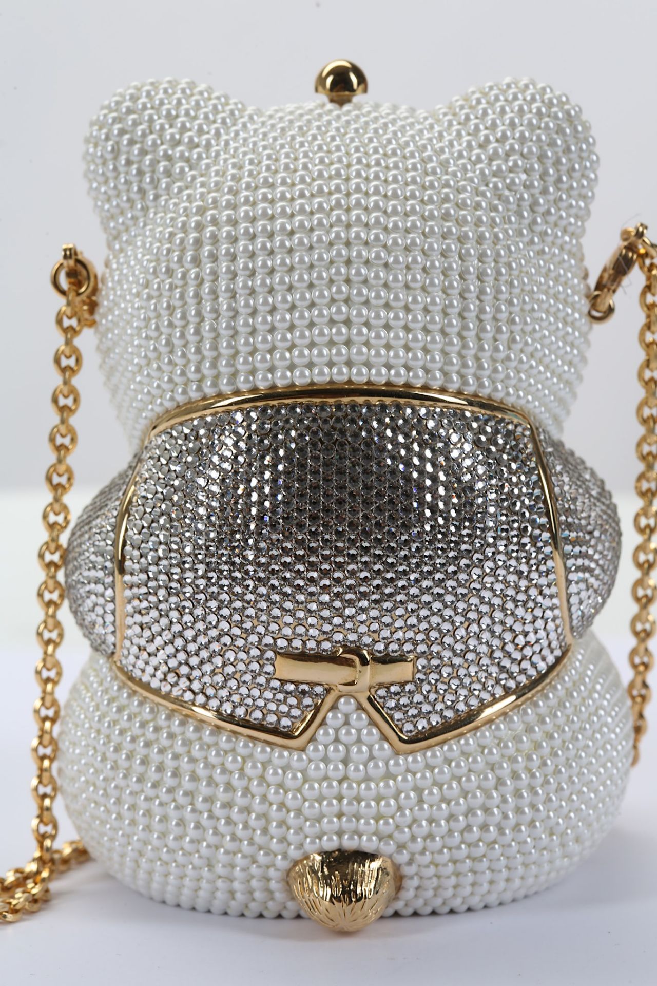 Judith Leiber Crystal and Pearl Sweetheart Bear Minaudiere, encrusted with faux seed pearls and - Bild 7 aus 10
