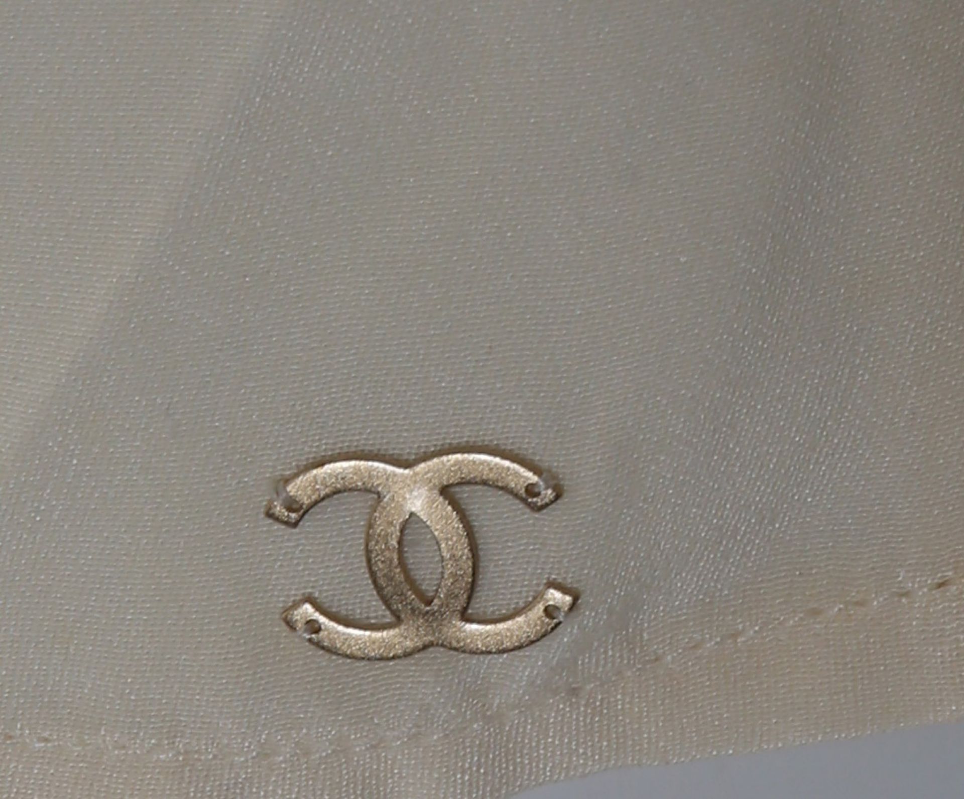 Chanel Cream Sleeveless Silk Blouse, c. 2006, plea - Bild 4 aus 5
