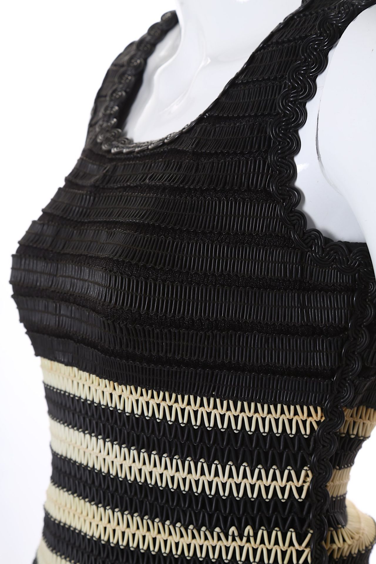 Chanel Boutique Black Rubber Piping Dress, sleeveless design with cream rubber detail, size 38 (UK - Bild 3 aus 6