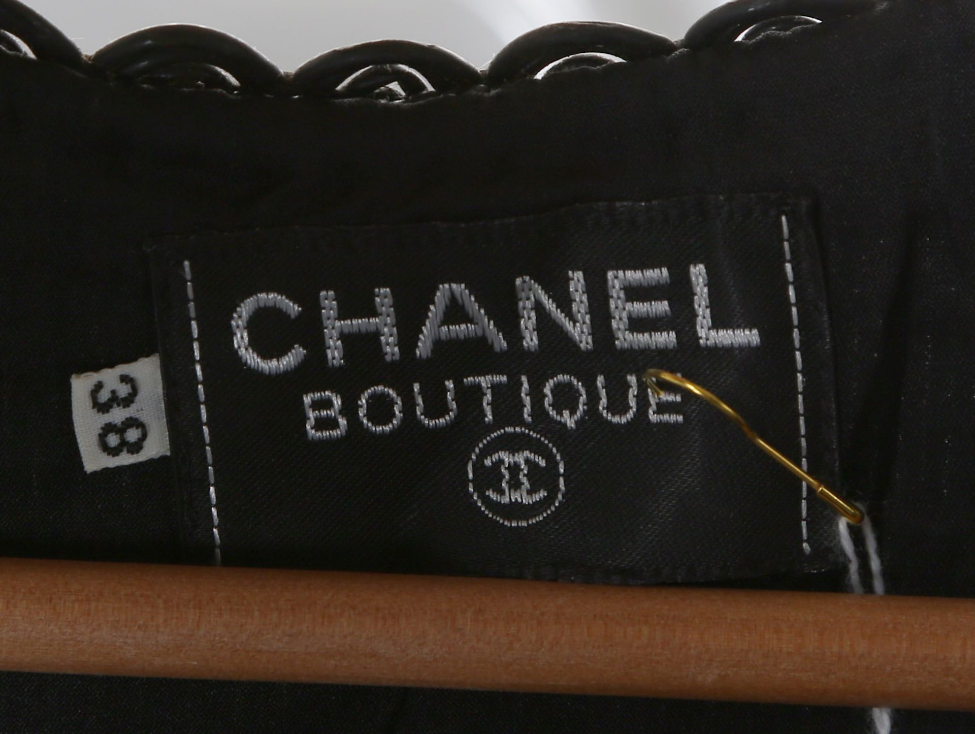 Chanel Boutique Black Rubber Piping Dress, sleeveless design with cream rubber detail, size 38 (UK - Bild 6 aus 6