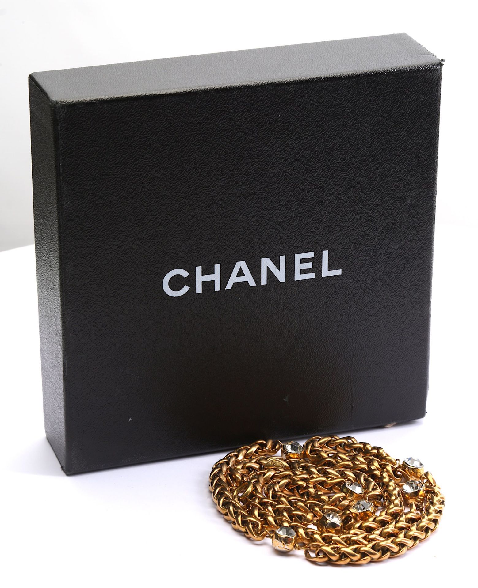 Chanel Gilt Chain Necklace, early 1980s, wheat chain interspersed with diamante beads, 45cm drop Box - Bild 2 aus 5