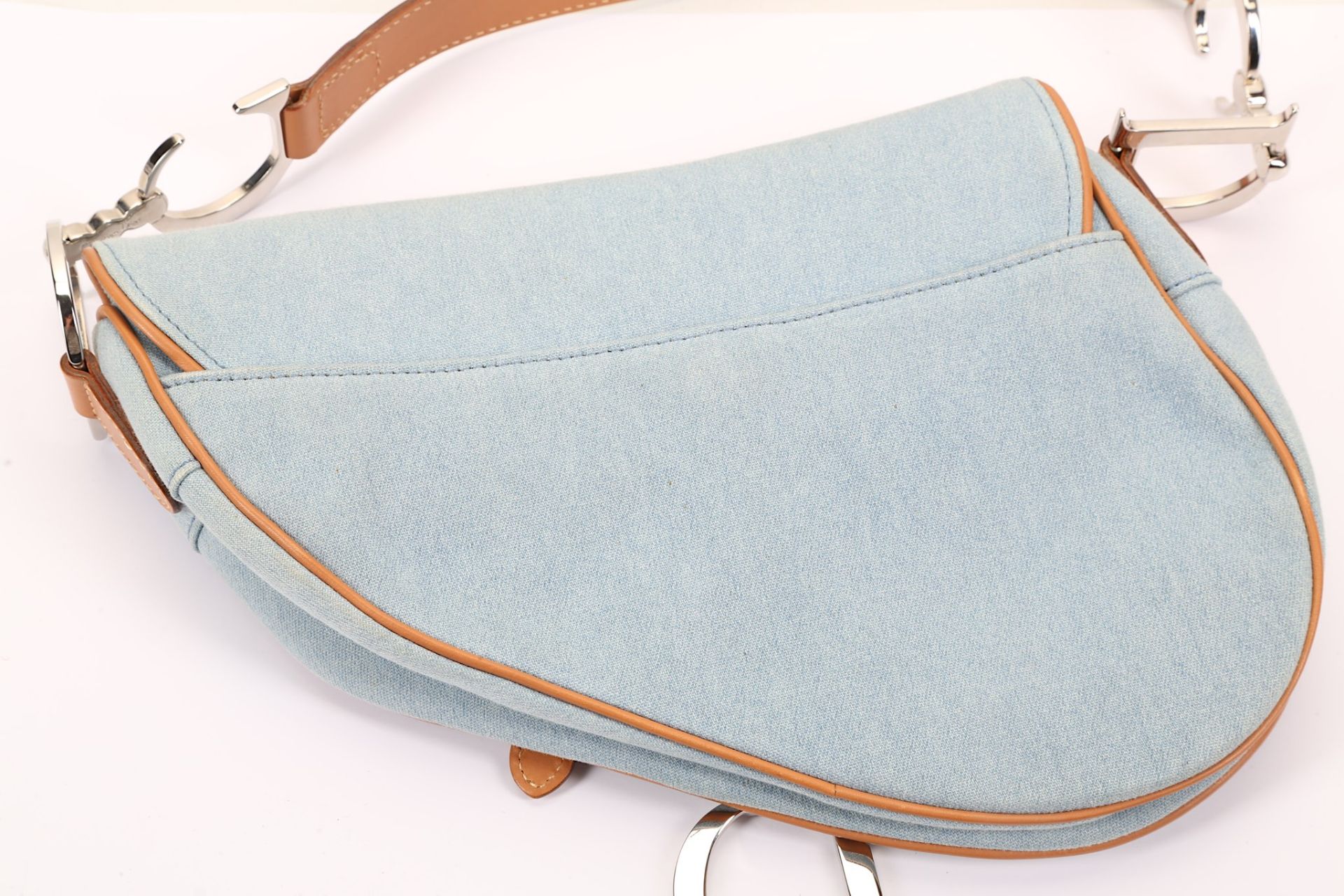 Christian Dior Denim Saddle Bag, c. 2001, light bl - Bild 3 aus 5