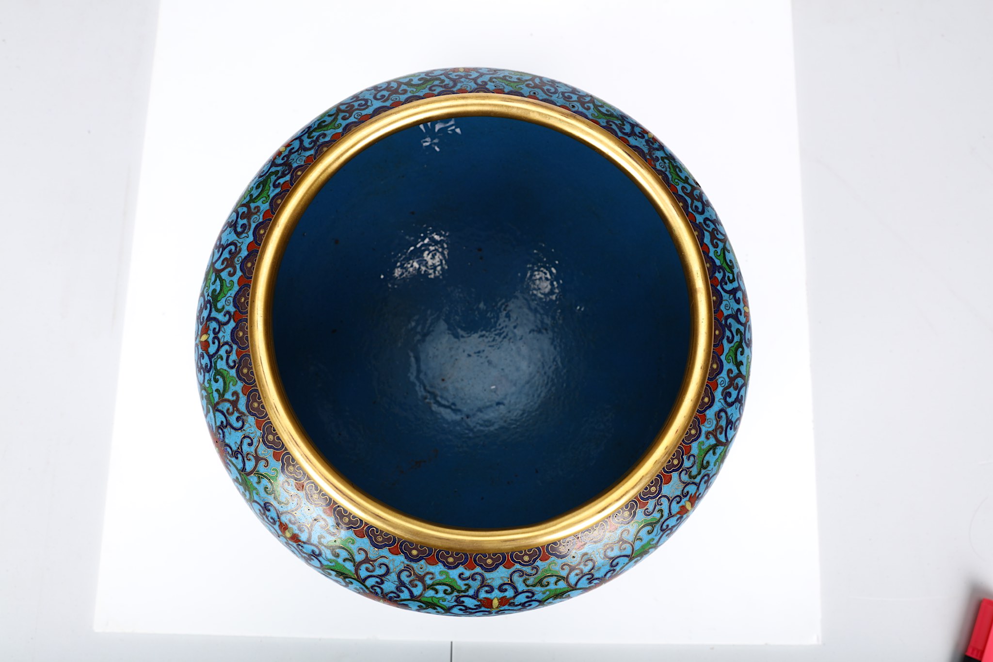 A Chinese cloisonne enamel alms bowl, 19th / 20th - Image 5 of 8