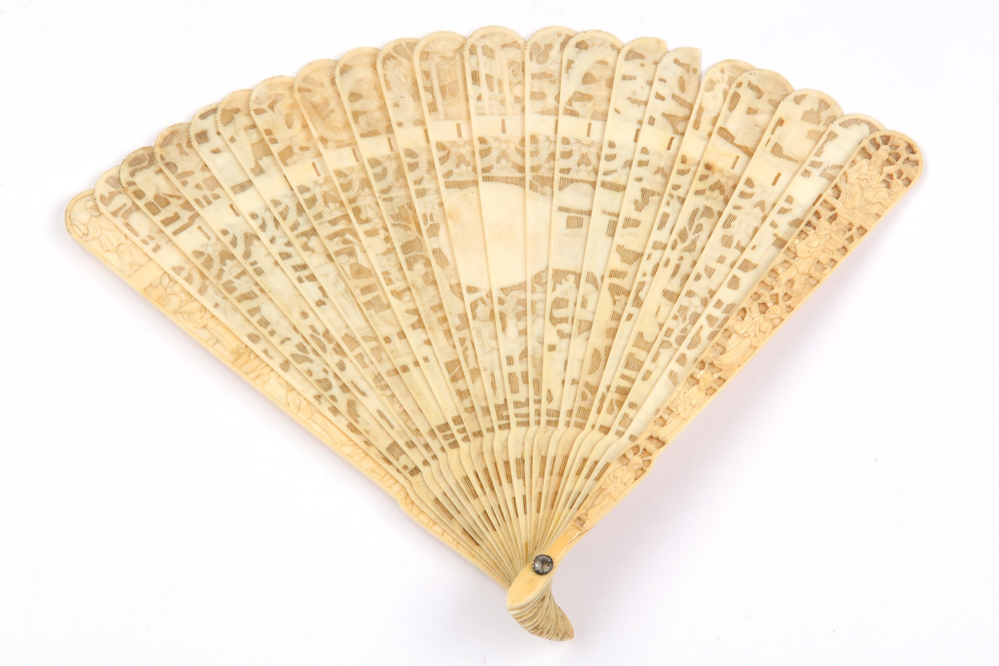 A Chinese Cantonese export ladies ivory fan, late