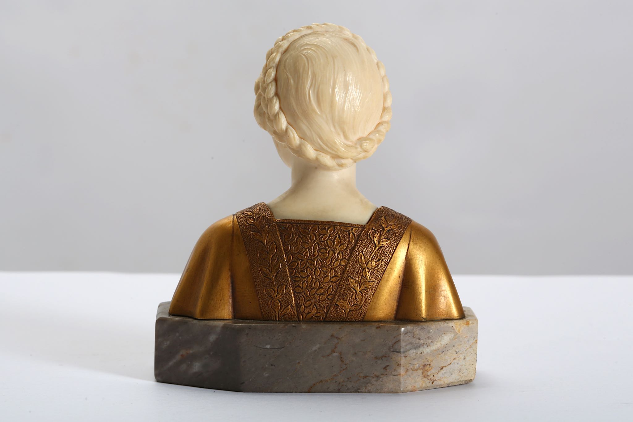 FERDINAND PREISS (GERMAN 1892-1943): AN IVORY AND GILT BRONZE BUST OF A GIRL  the young beauty - Image 5 of 8