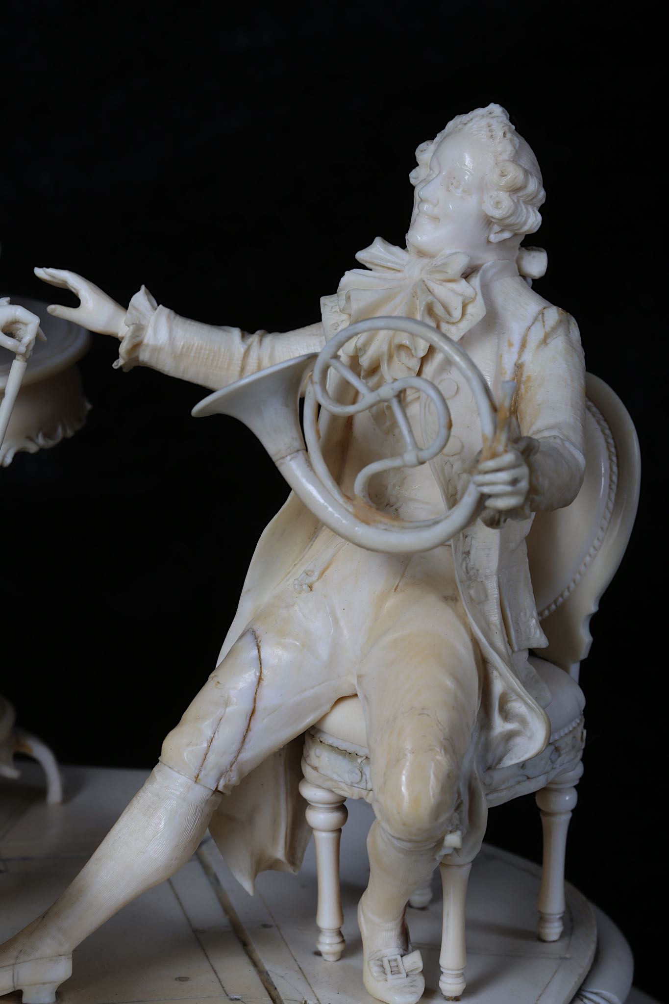 A LARGE LATE 19TH CENTURY GERMAN / AUSTRIAN CARVED IVORY FIGURAL GROUP OF AN INTERIOR SCENE - Image 2 of 9