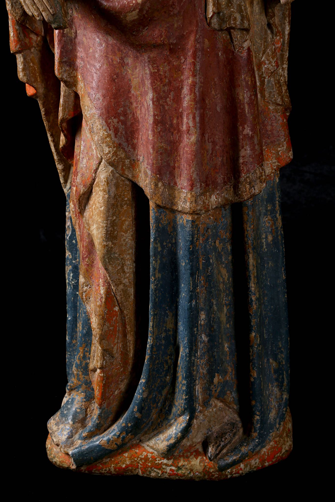 A MID 14TH CENTURY FRENCH POLYCHROME, GILDED AND CARVED LIMESTONE GROUP OF THE VIRGIN AND CHILD, - Image 9 of 11