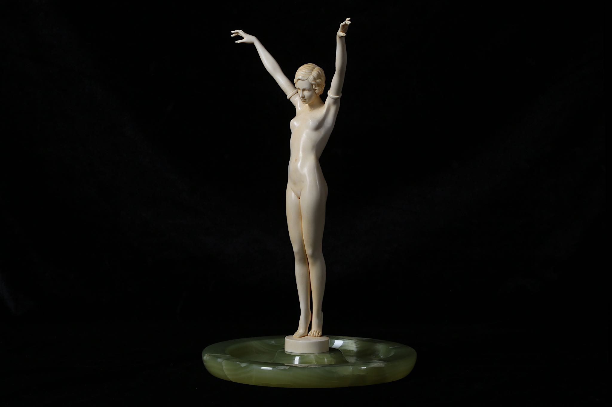 A FRENCH ART DECO PERIOD CARVED IVORY FIGURE OF A NUDE GIRL CIRCA 1920 the standing figure with both - Image 2 of 6