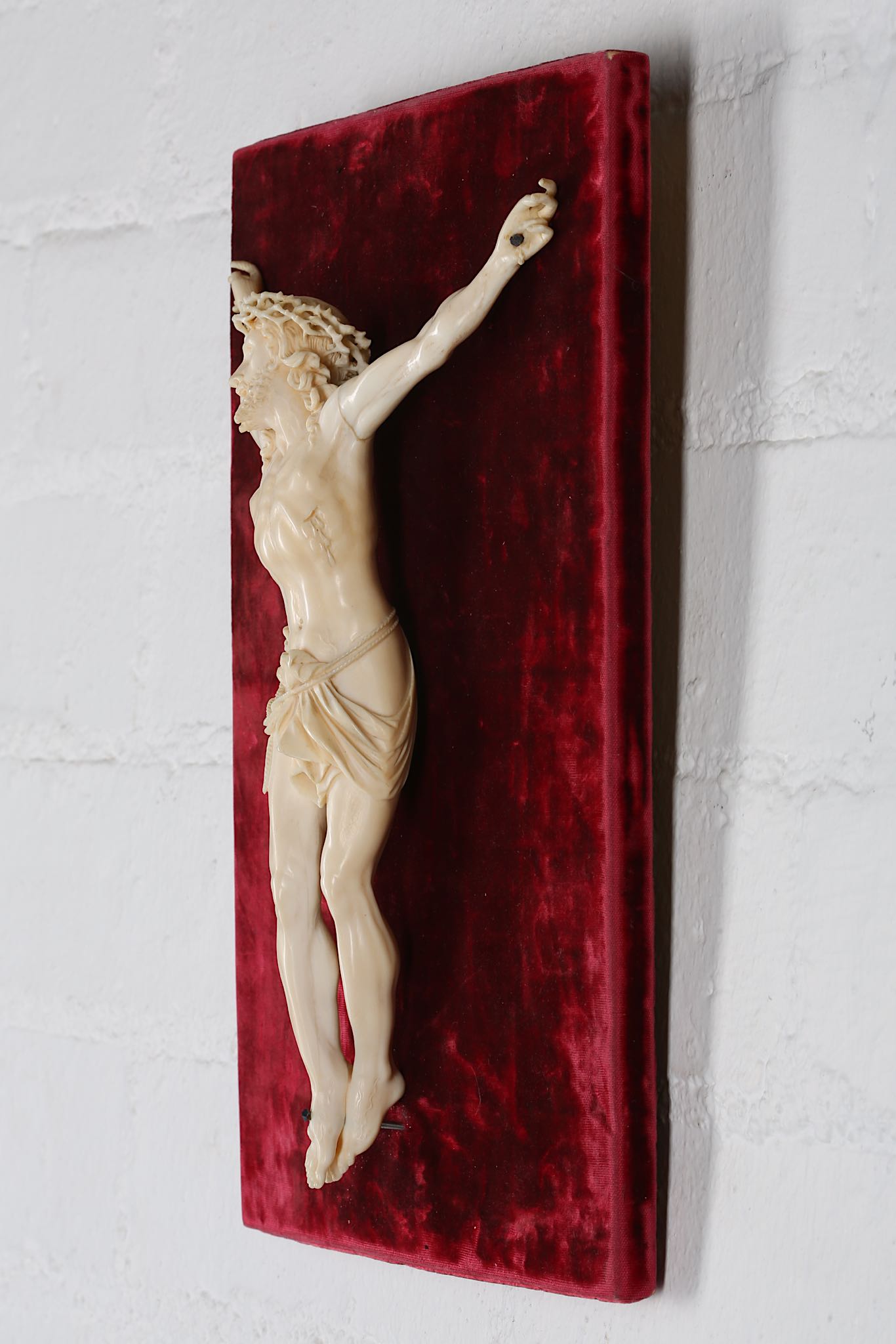 A 19TH CENTURY CARVED IVORY CORPUS CHRISTI the crucifix figure of Christ depicted wearing the - Image 2 of 4