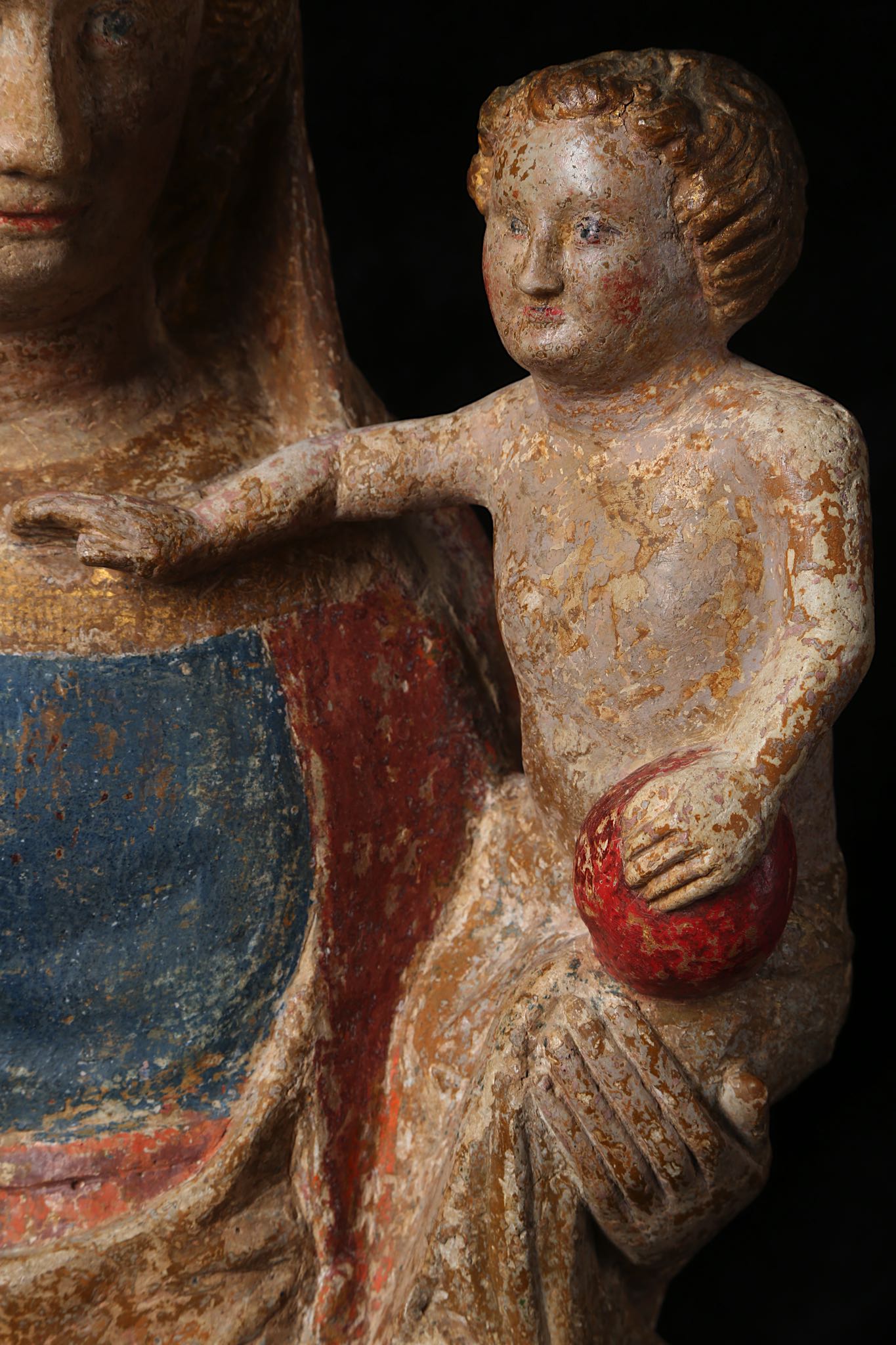 A MID 14TH CENTURY FRENCH POLYCHROME, GILDED AND CARVED LIMESTONE GROUP OF THE VIRGIN AND CHILD, - Image 6 of 11