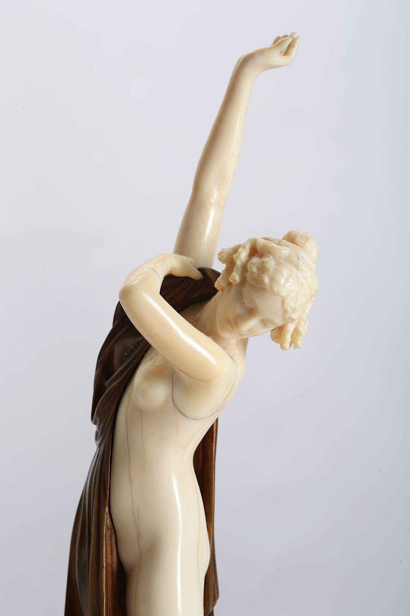 ERNST SEGER (GERMAN: 1868-1939): A CARVED IVORY AND BRONZE FIGURE OF A GIRL 'AFTER THE BATH' the - Image 7 of 8