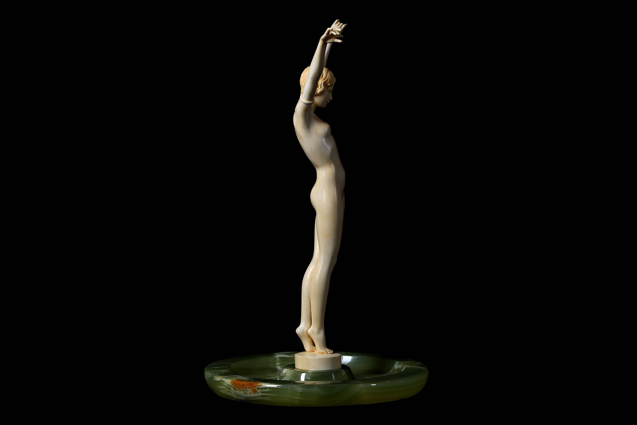 A FRENCH ART DECO PERIOD CARVED IVORY FIGURE OF A NUDE GIRL CIRCA 1920 the standing figure with both - Image 5 of 6