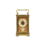 A LATE 19TH / EARLY 20TH CENTURY FRENCH LACQUERED AND GILT BRASS CARRIAGE CLOCK WITH ALARM the