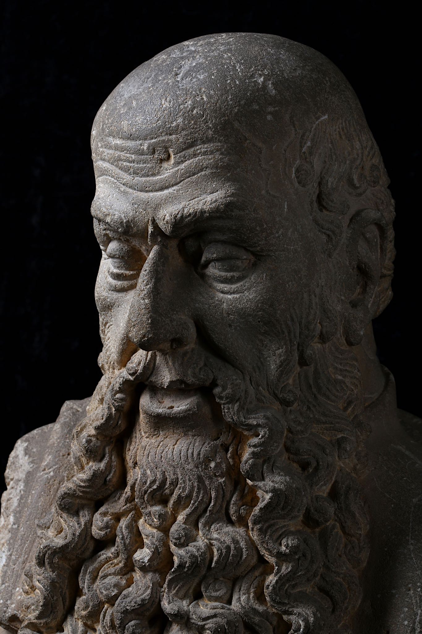 AN IMPORTANT LATE 15TH CENTURY ITALIAN CARVED SANDSTONE BUST OF A BEARDED MAN, CIRCLE OF ANGELO DI - Image 4 of 14