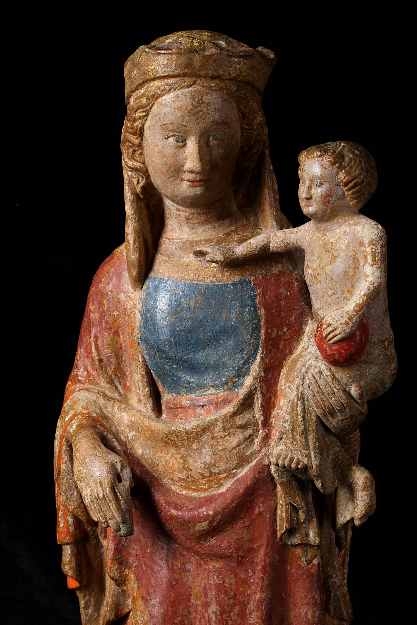 A MID 14TH CENTURY FRENCH POLYCHROME, GILDED AND CARVED LIMESTONE GROUP OF THE VIRGIN AND CHILD, - Image 5 of 11