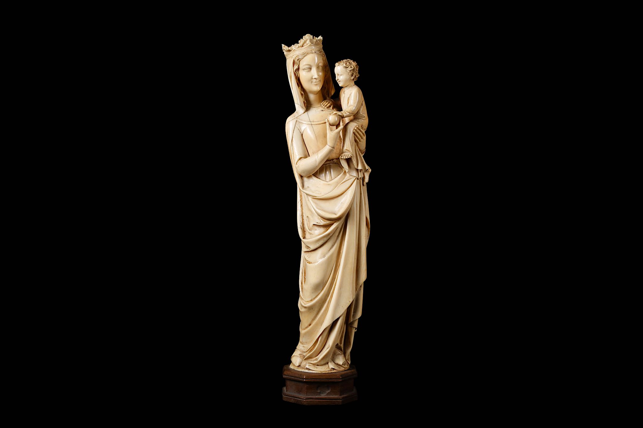 A LARGE 19TH CENTURY FRENCH (DIEPPE) CARVED IVORY FIGURE OF THE VIRGIN AND CHILD IN THE GOTHIC STYLE