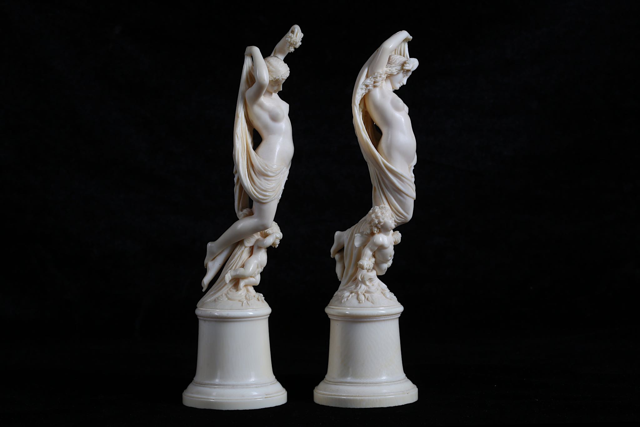 A PAIR OF 19TH CENTURY FRENCH DIEPPE IVORY ALLEGORICAL FIGURES OF DAY AND NIGHT the figure of Day - Image 4 of 7