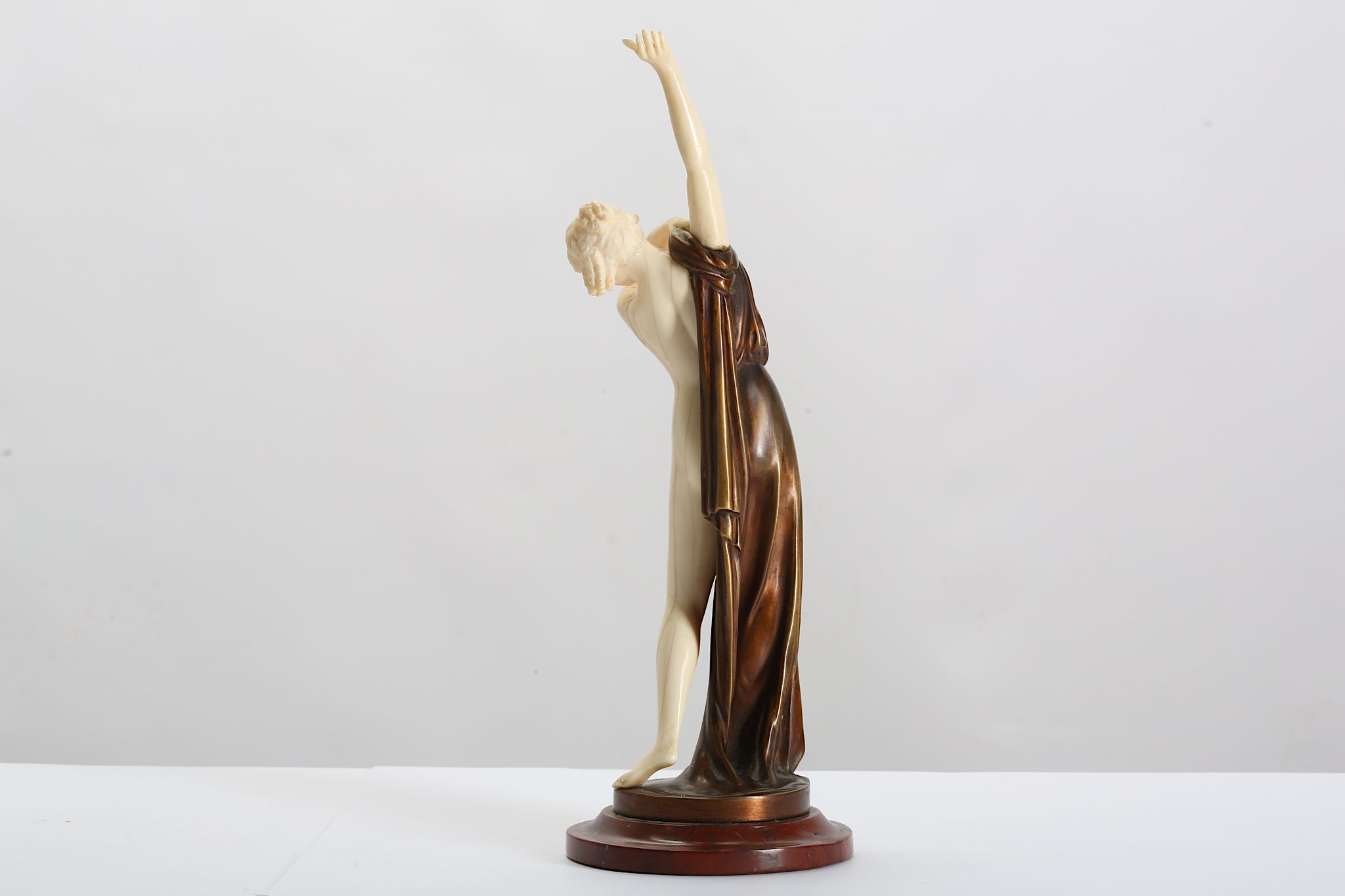 ERNST SEGER (GERMAN: 1868-1939): A CARVED IVORY AND BRONZE FIGURE OF A GIRL 'AFTER THE BATH' the - Image 4 of 8