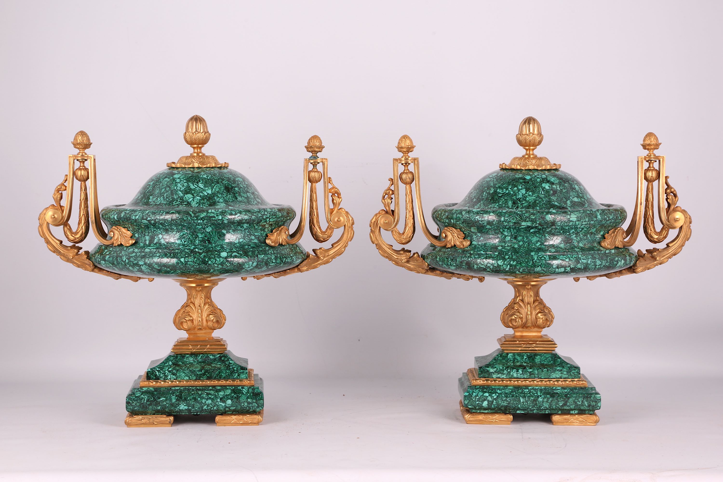 A PAIR OF LOUIS XVI STYLE GILT BRONZE AND MALACHIT - Image 3 of 6