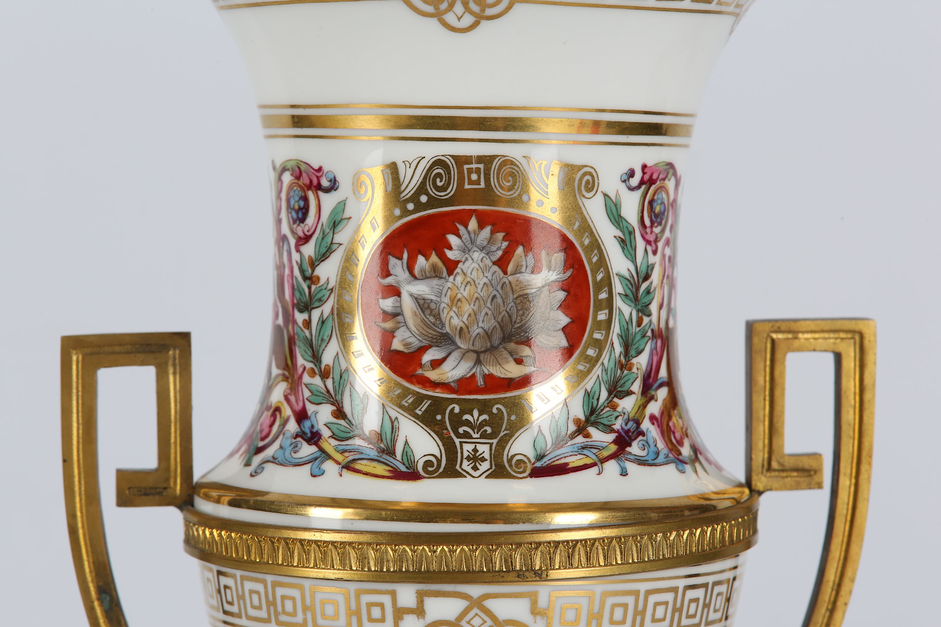 A 19TH CENTURY FRENCH SEVRES PORCELAIN AND GILT BR - Image 3 of 7