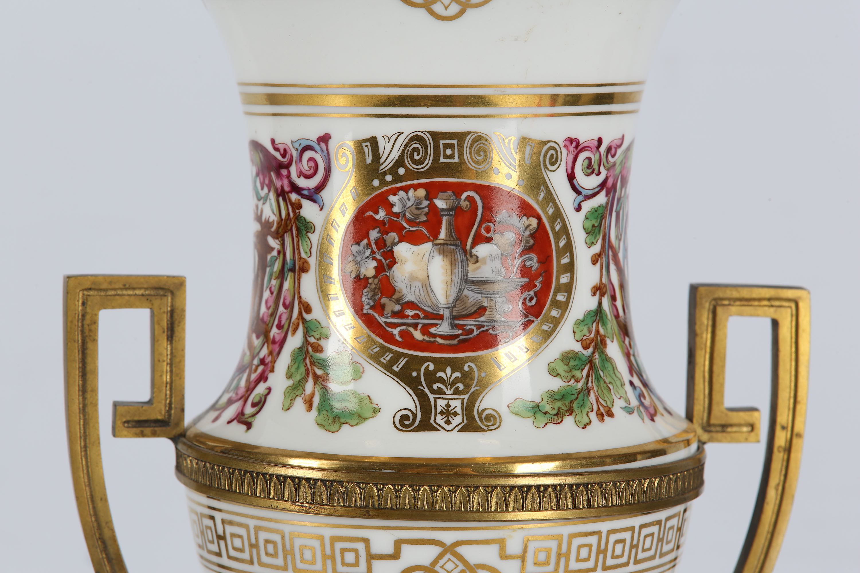 A 19TH CENTURY FRENCH SEVRES PORCELAIN AND GILT BR - Image 4 of 7