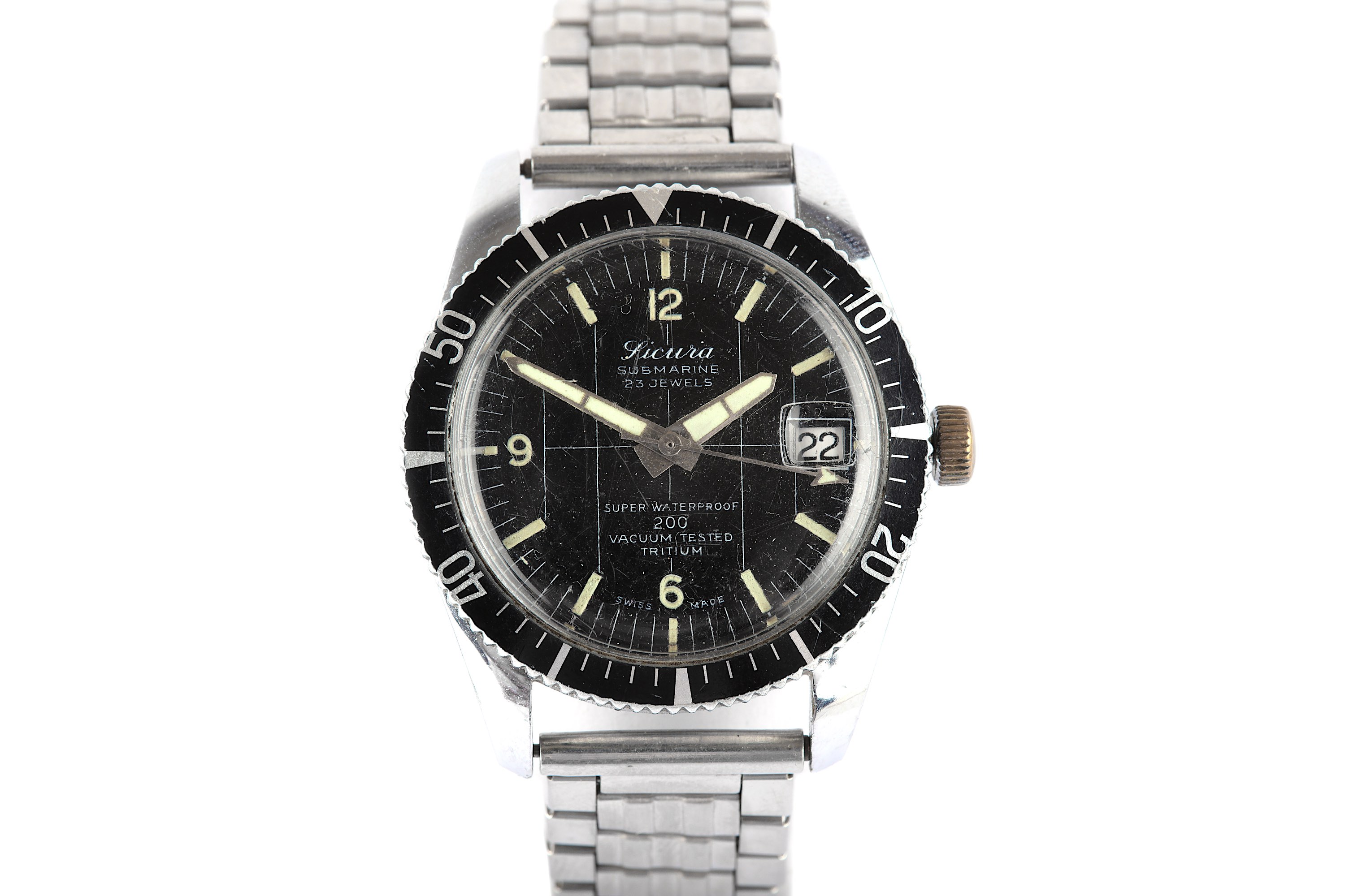 SICURA. A CHROME PLATED MANUAL WIND CALENDAR DIVERS WATCH. Model: Submarine. Date: Circa 1970's. - Image 2 of 4