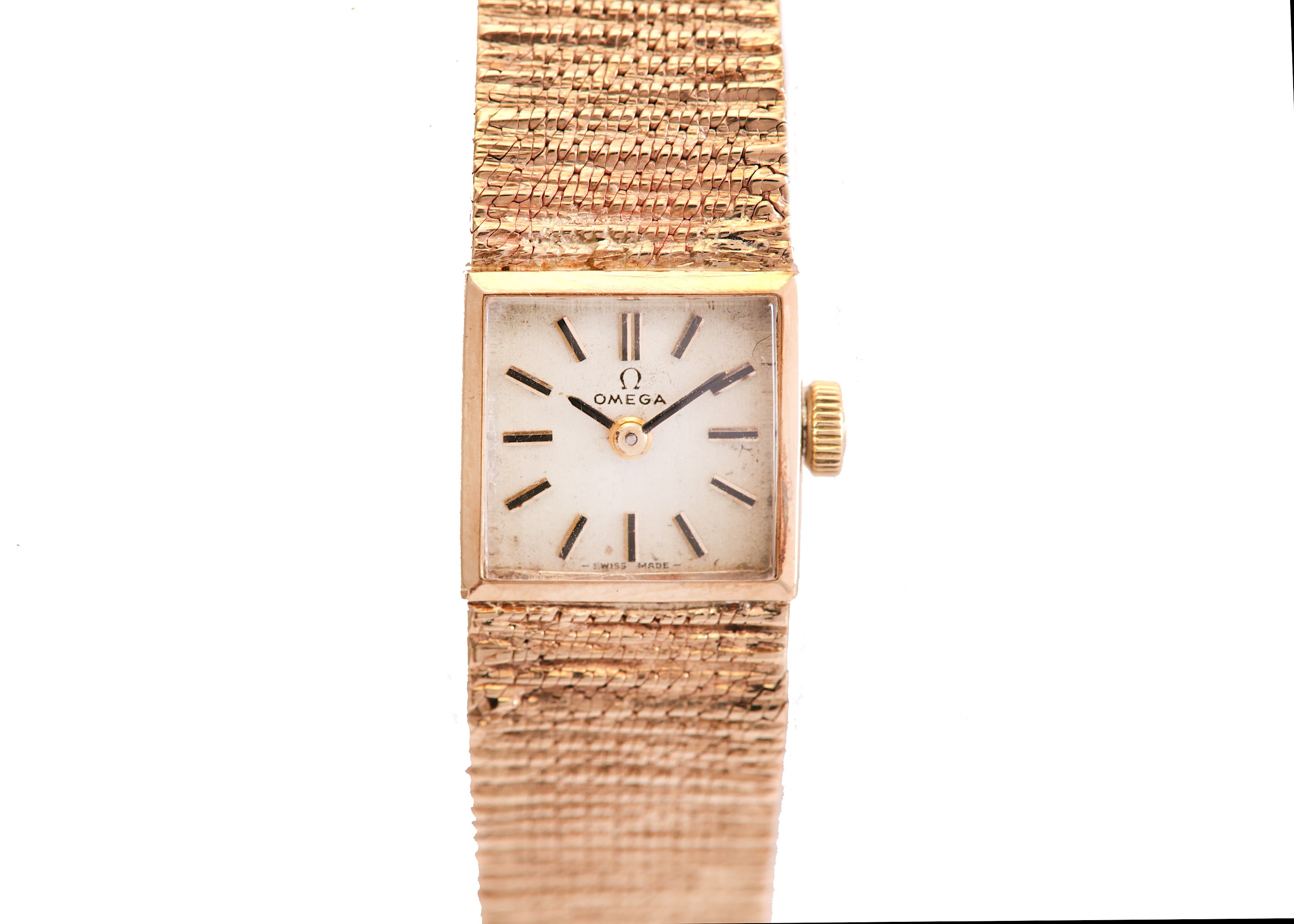 OMEGA. A LADIES 9K GOLD MANUAL WIND BRACELET WATCH. Date: C.1970’s. Serial number: 7115690. - Image 5 of 5