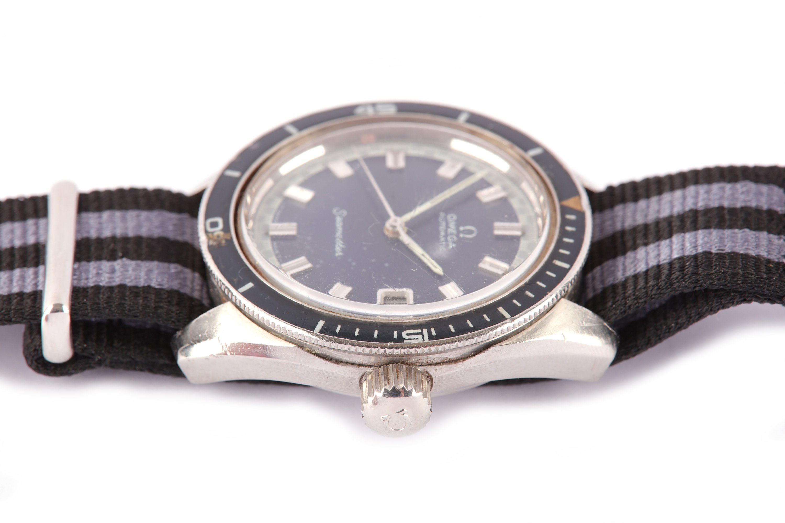 OMEGA. A STAINLESS STEEL AUTOMATIC CALENDAR WRISTWATCH. Model: Seamaster. Reference:166.062. Date: - Image 3 of 4